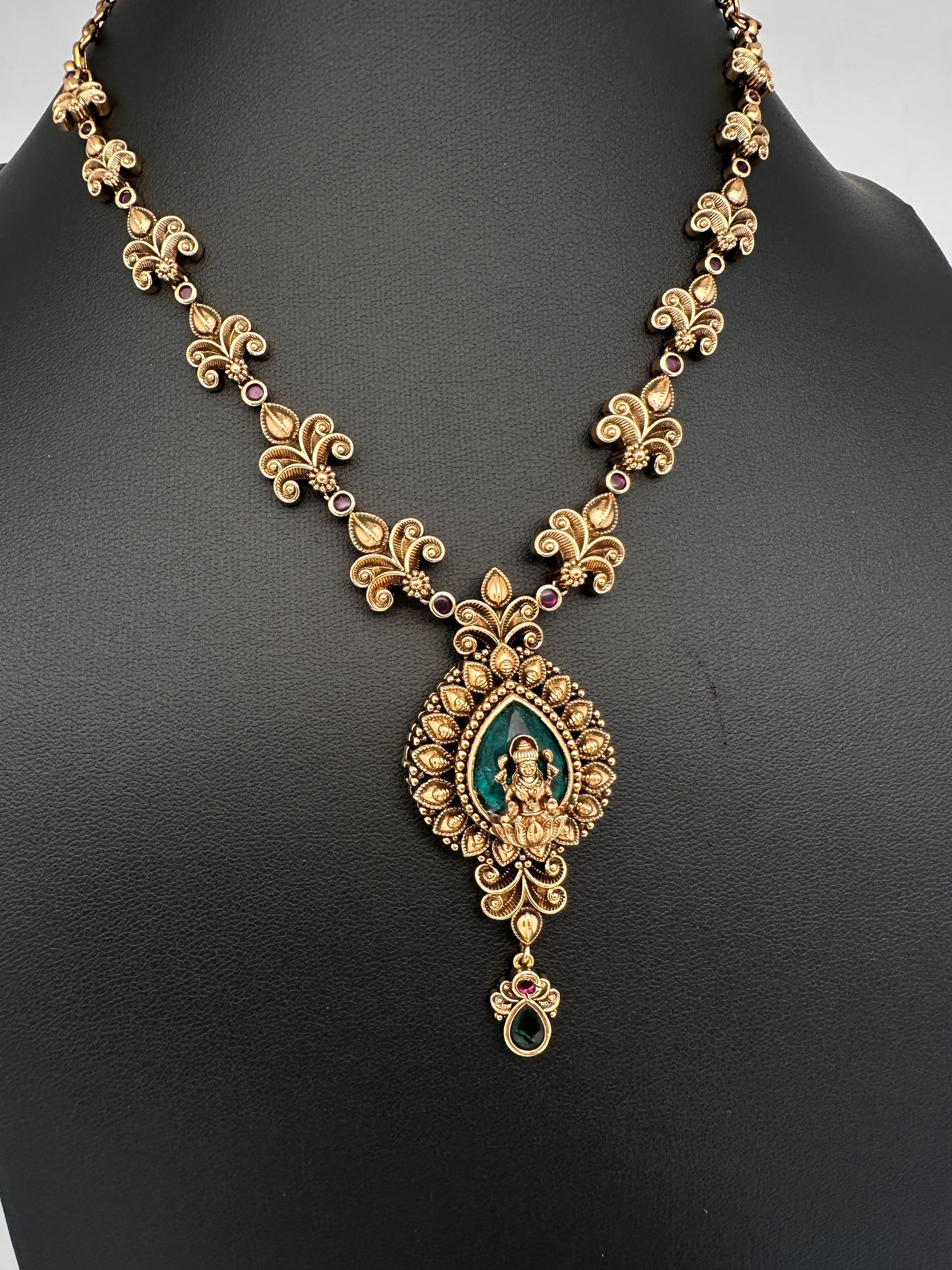 Matte Antique Goddess Lakshmi Short Necklace - 