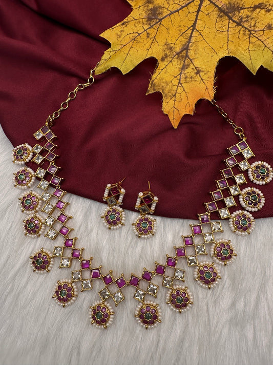 Matte Kempu Bottu Pearls Short Necklace - 