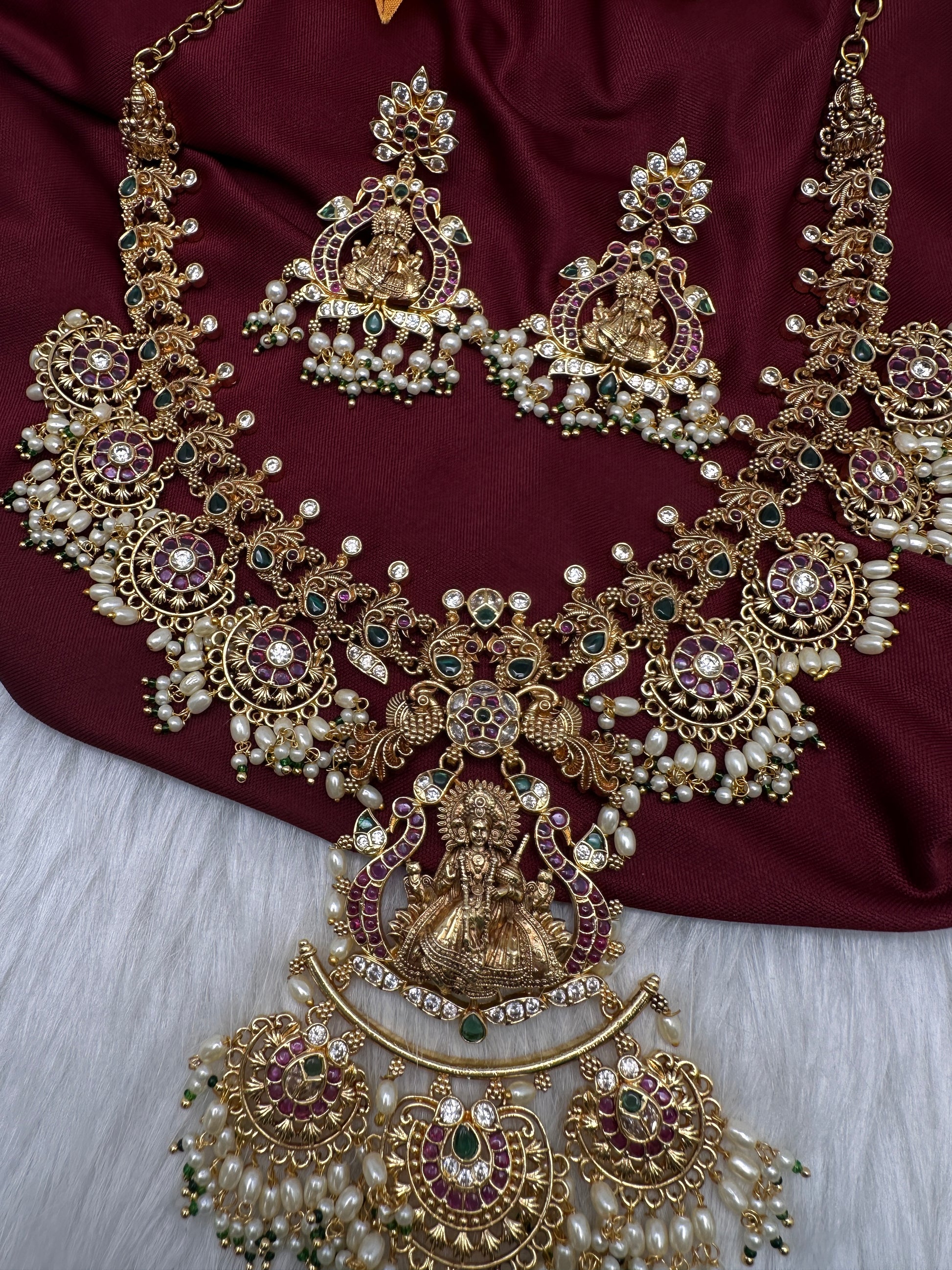 Matte Kempu Goddess Lakshmi Chandbali Pearls Short Necklace - 