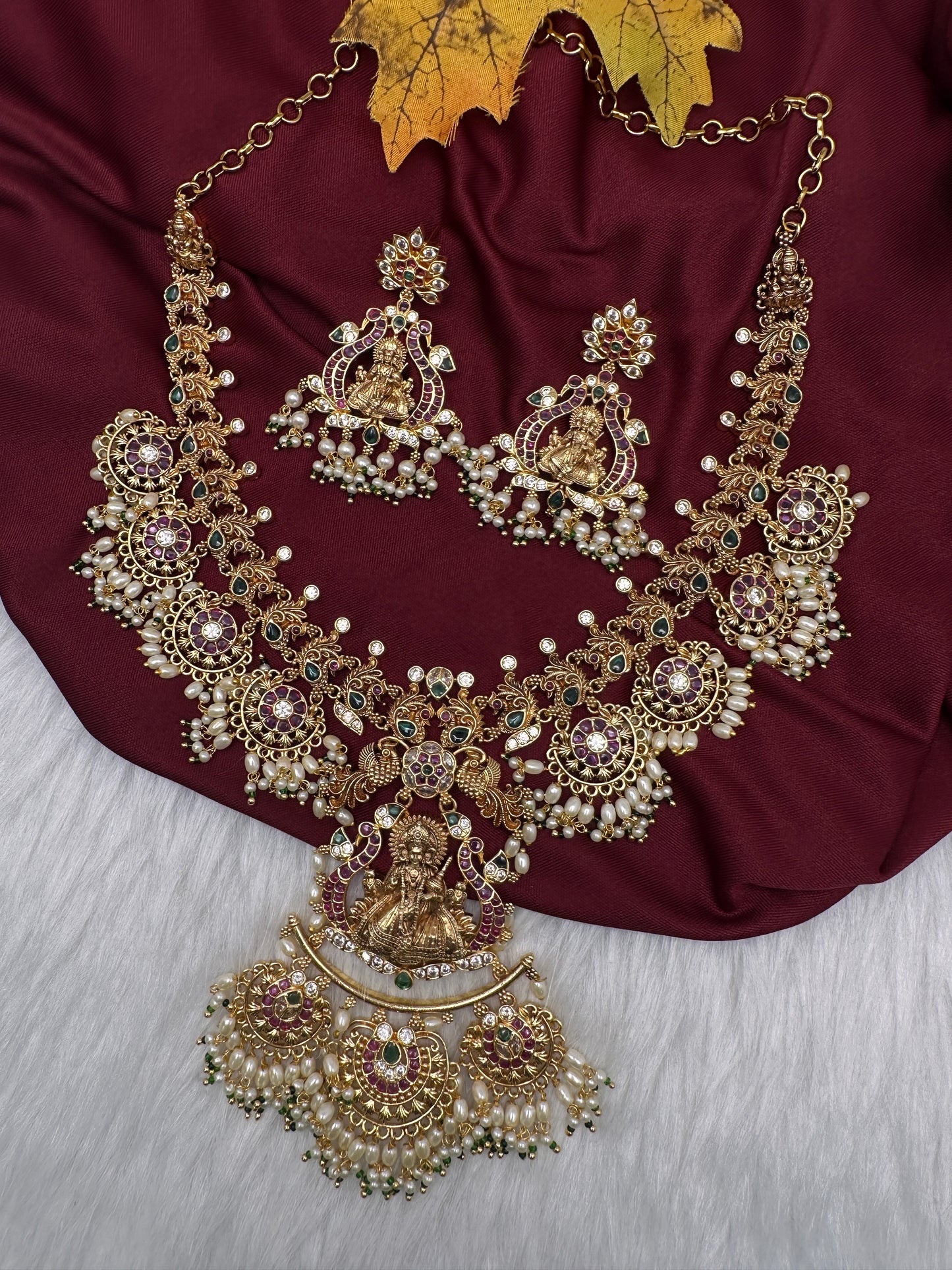Matte Kempu Goddess Lakshmi Chandbali Pearls Short Necklace - 