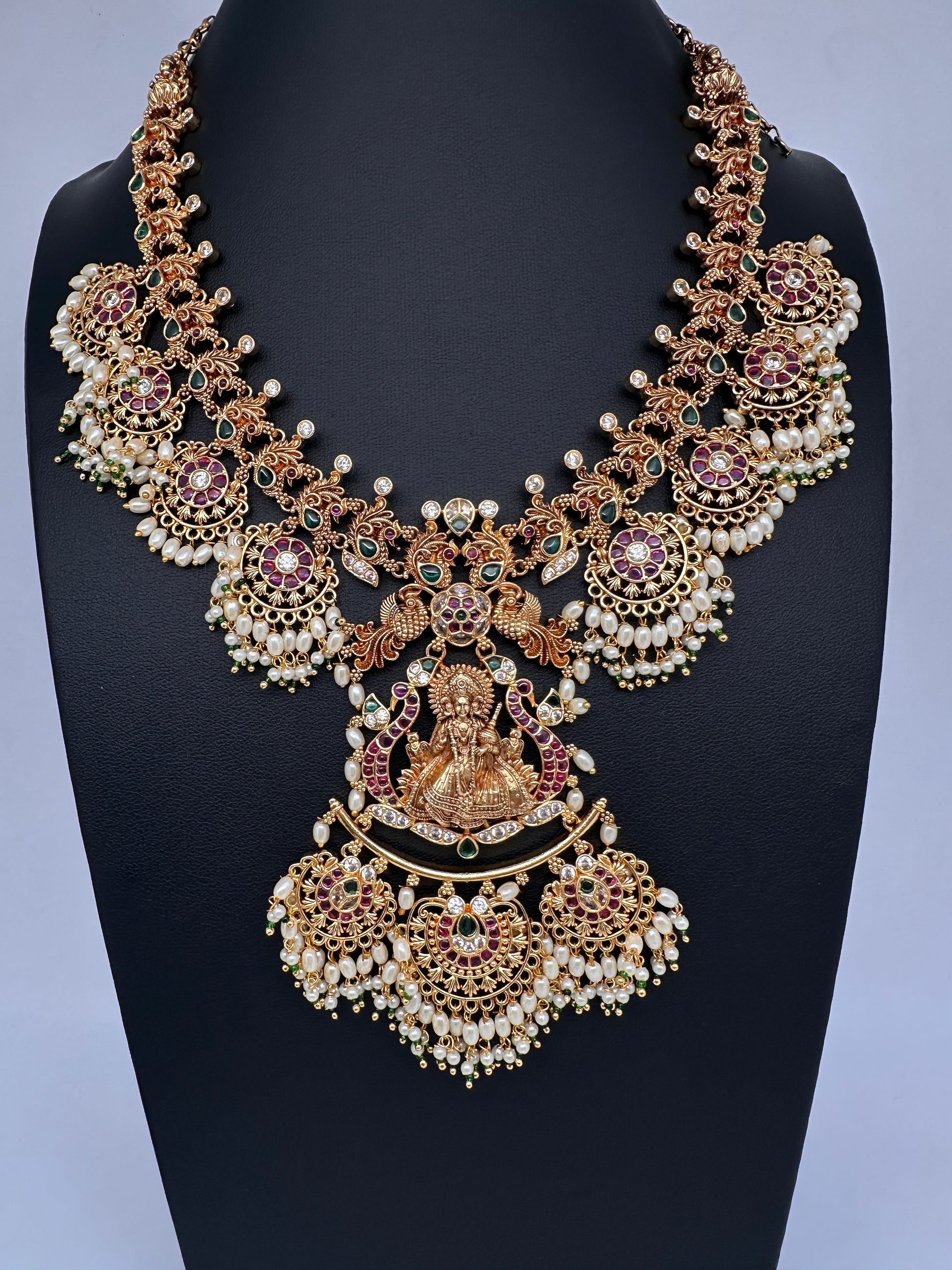 Matte Kempu Goddess Lakshmi Chandbali Pearls Short Necklace - 