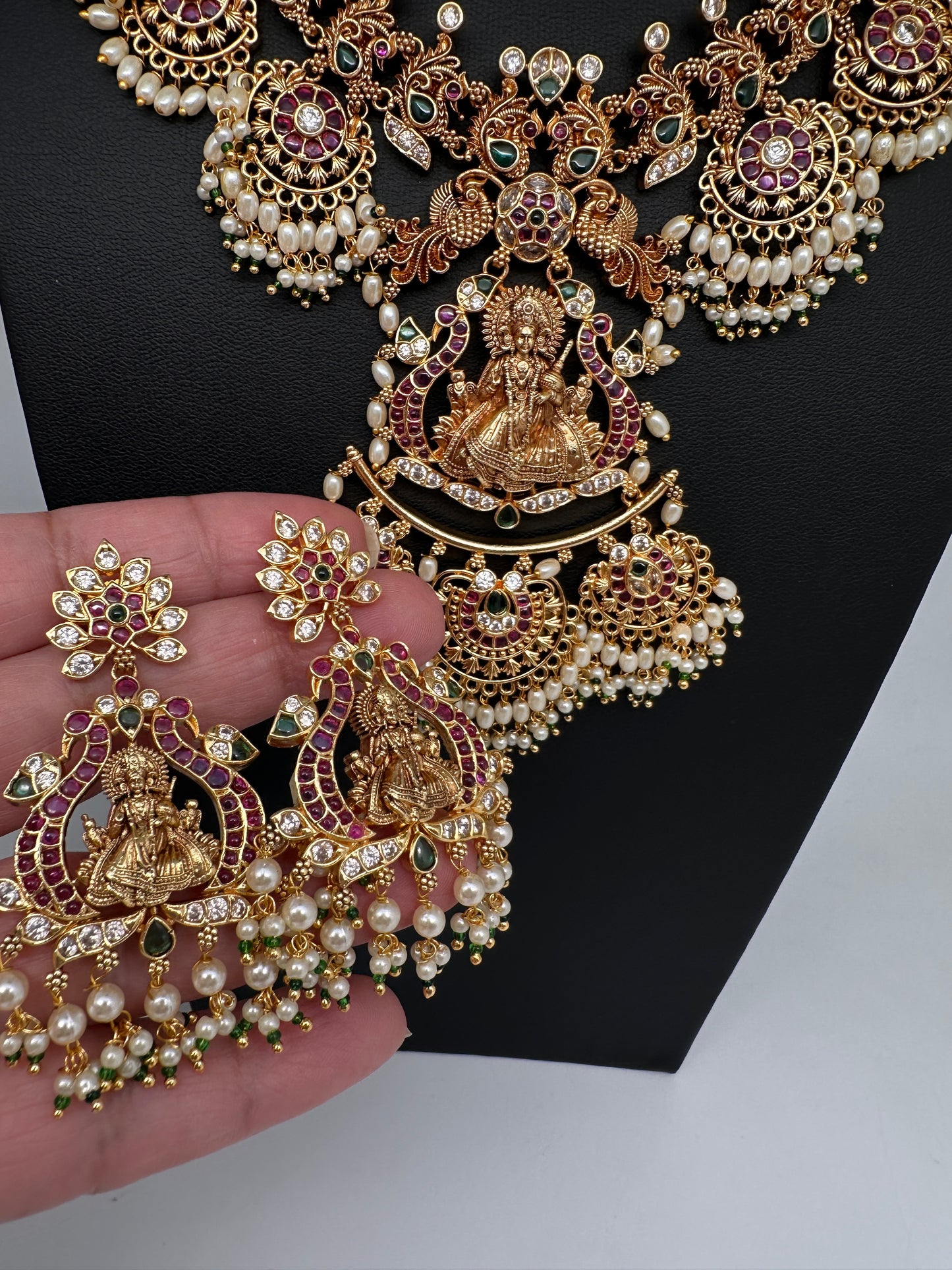 Matte Kempu Goddess Lakshmi Chandbali Pearls Short Necklace - 