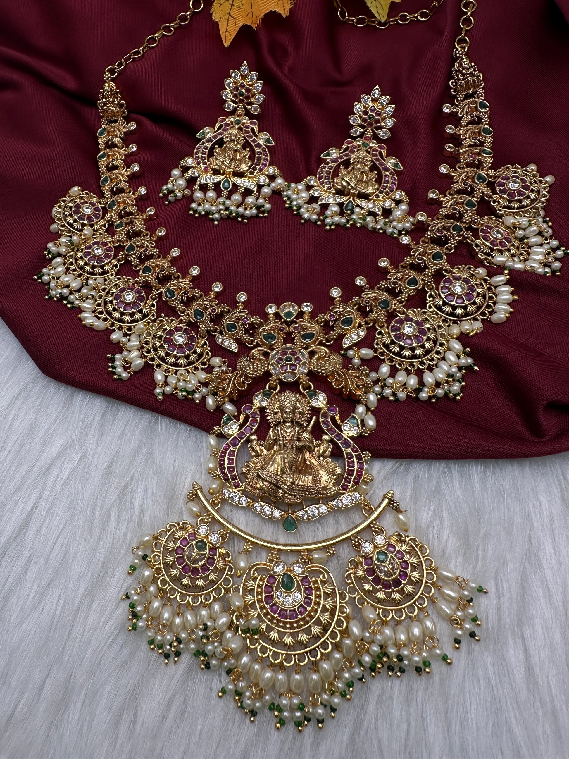 Matte Kempu Goddess Lakshmi Chandbali Pearls Short Necklace - 
