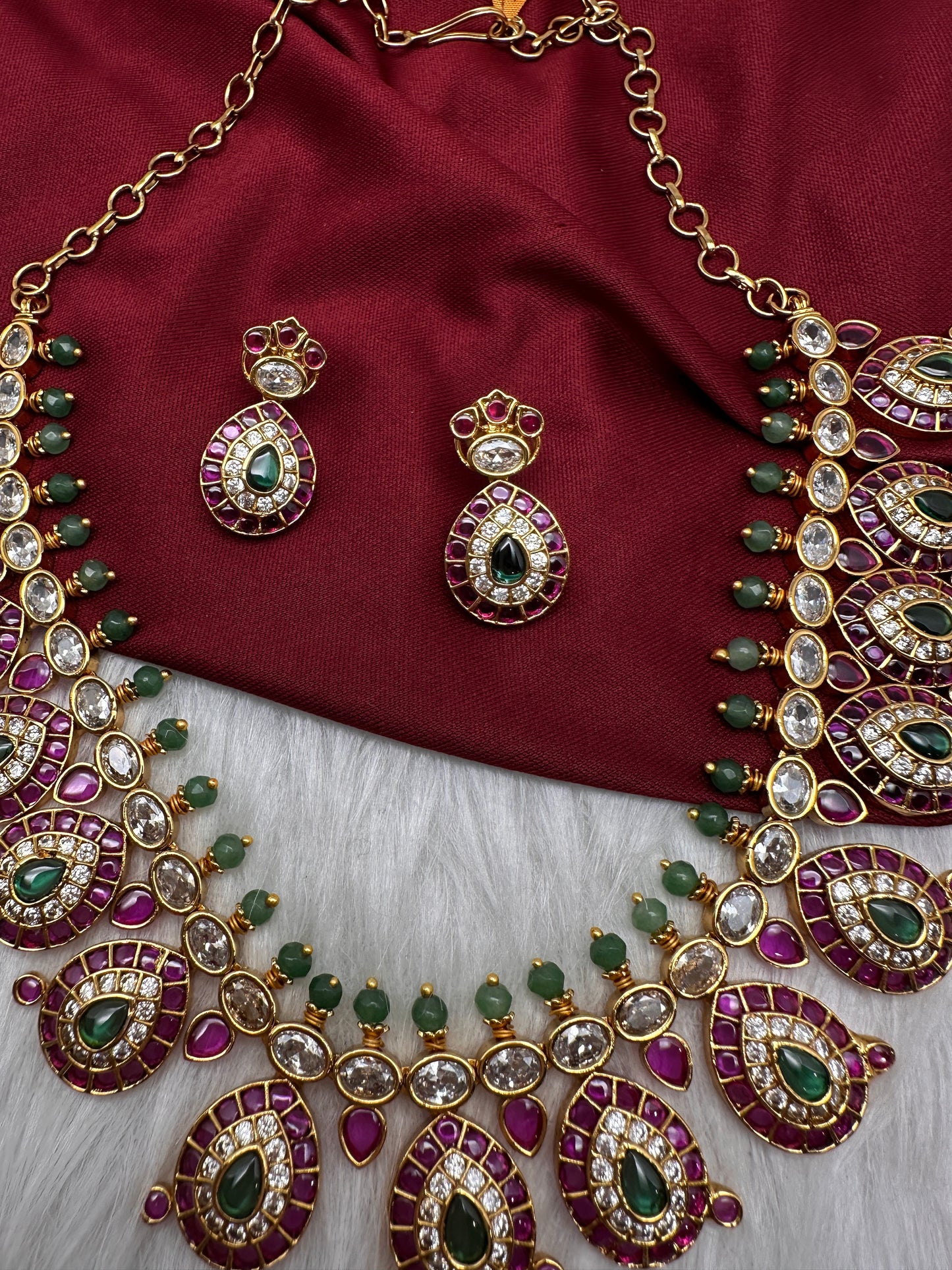 Matte Kempu Red Green Potta Stones Short Necklace - 