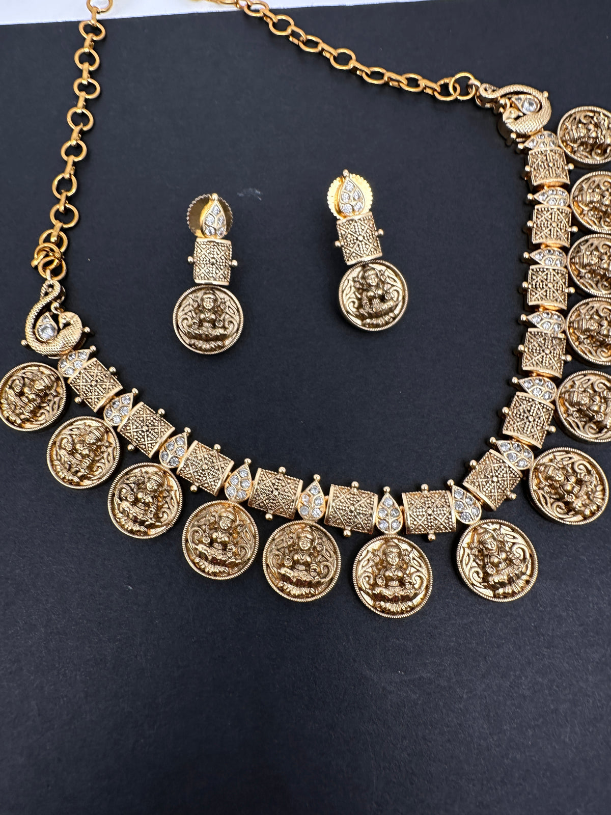 Goddess Lakshmi Antique Kassu Necklace Short Necklace - TJS000915