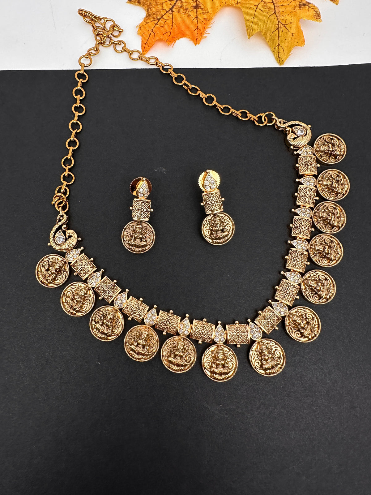 Goddess Lakshmi Antique Kassu Necklace Short Necklace - TJS000915