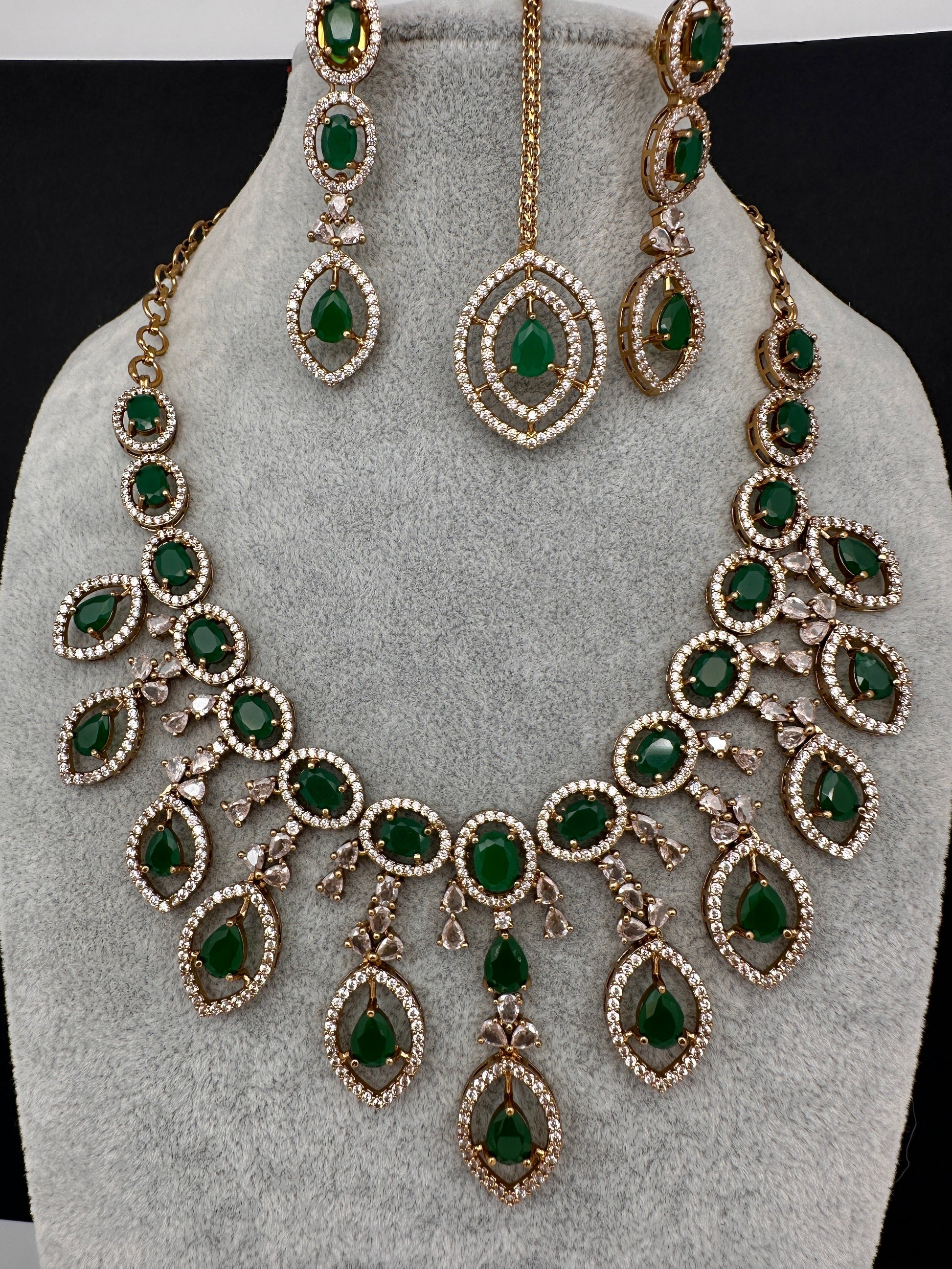 AD Dainty Victorian Mehndi Finish Color Stone Necklace with Mand Tika - Green