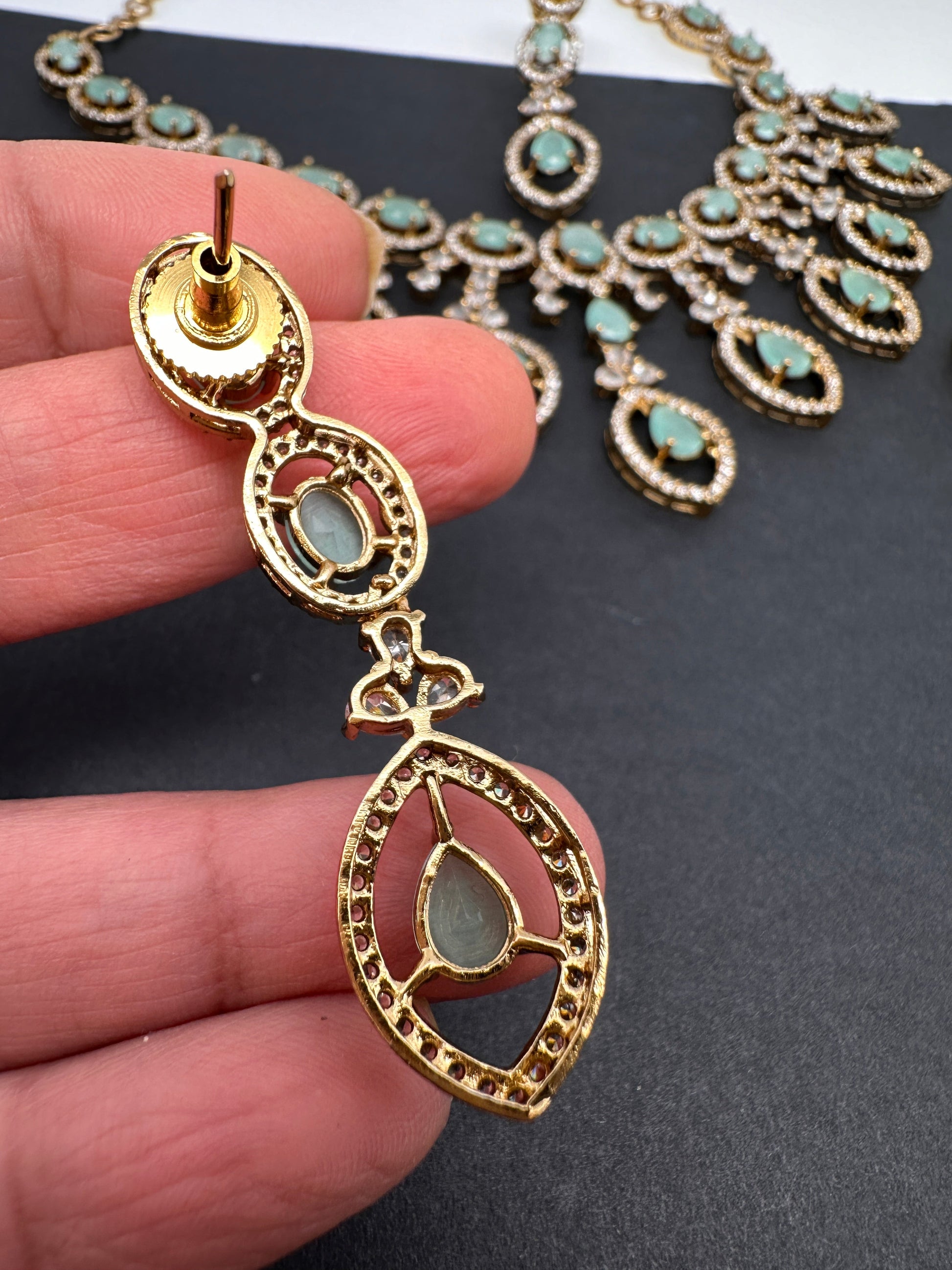 AD Dainty Victorian Mehndi Finish Color Stone Necklace with Mand Tika - LightGreen