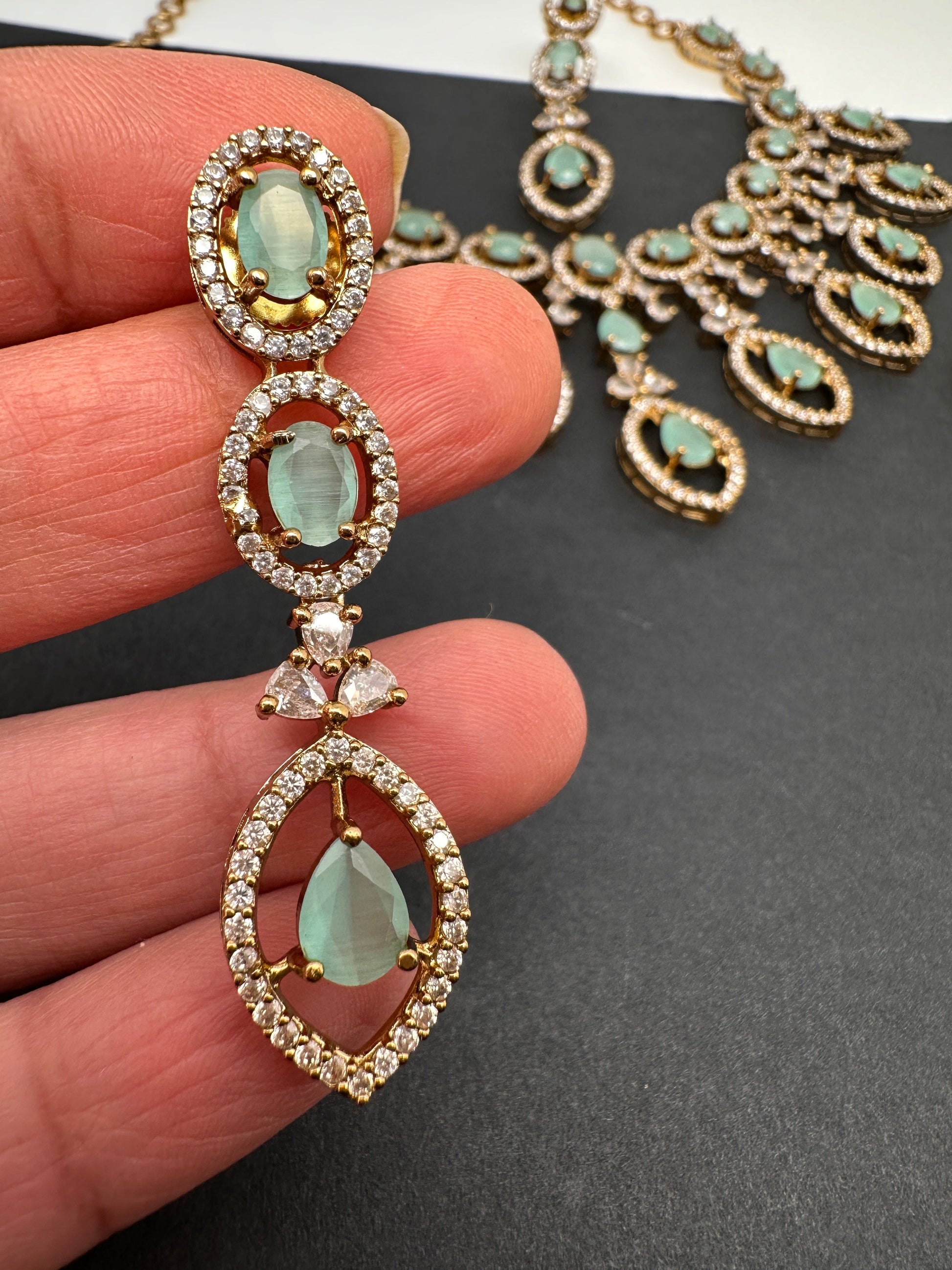 AD Dainty Victorian Mehndi Finish Color Stone Necklace with Mand Tika - LightGreen