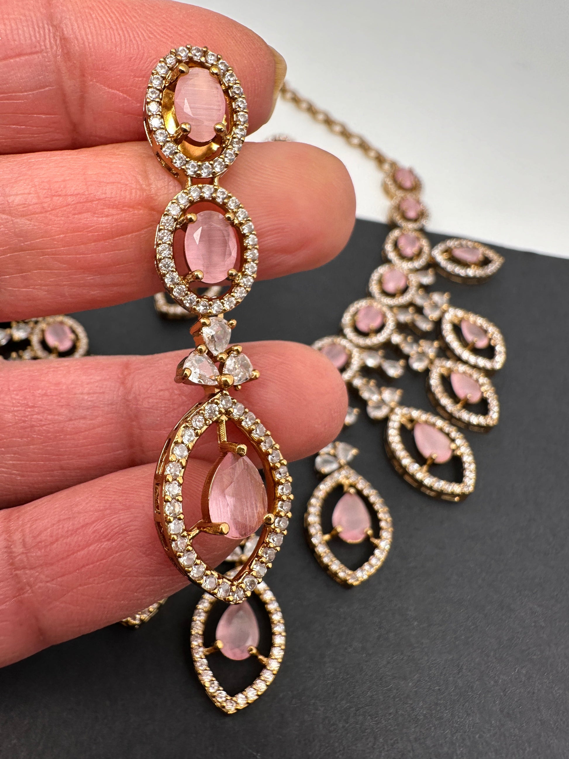AD Dainty Victorian Mehndi Finish Color Stone Necklace with Mand Tika - Pink