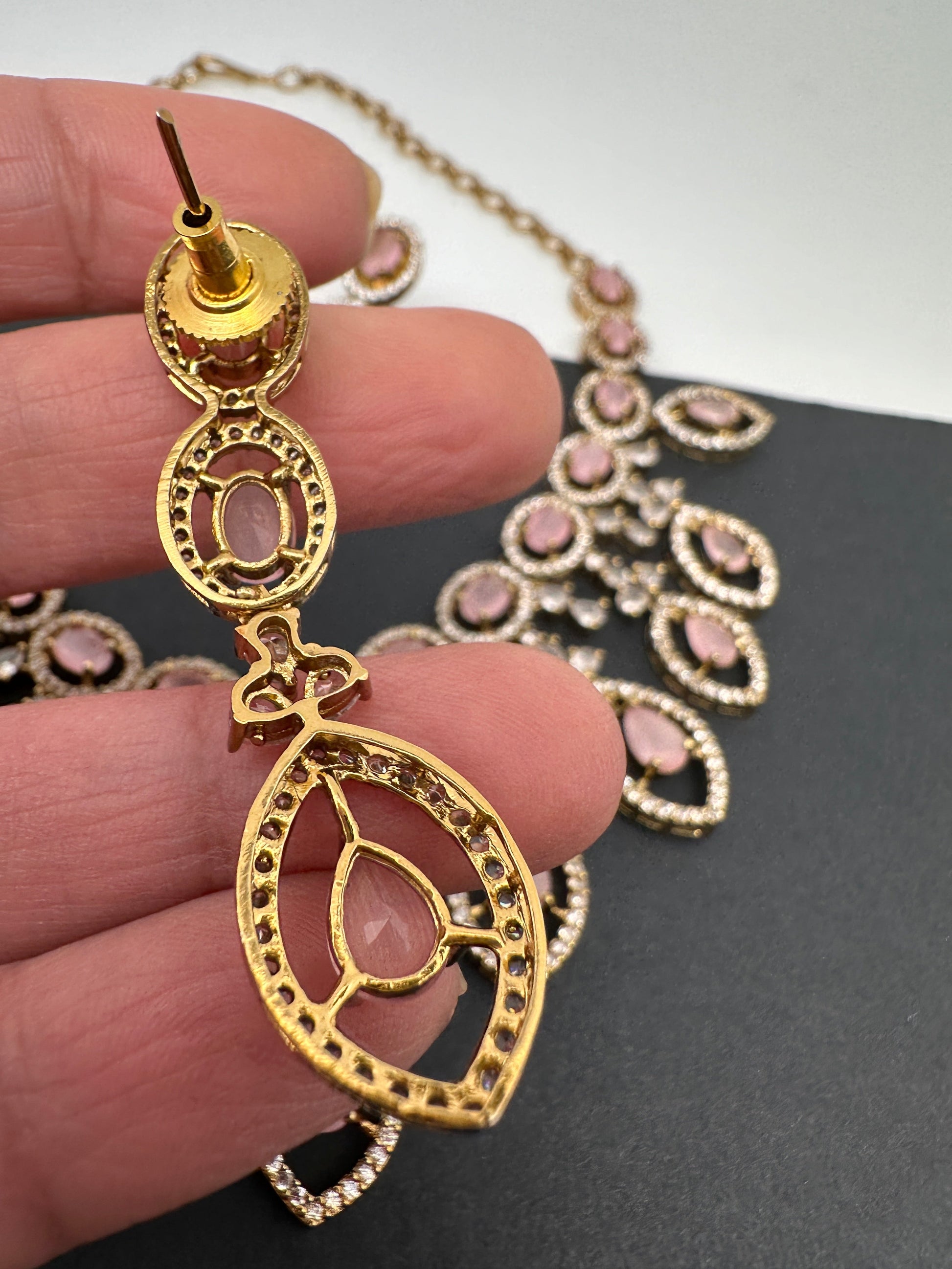 AD Dainty Victorian Mehndi Finish Color Stone Necklace with Mand Tika - Pink