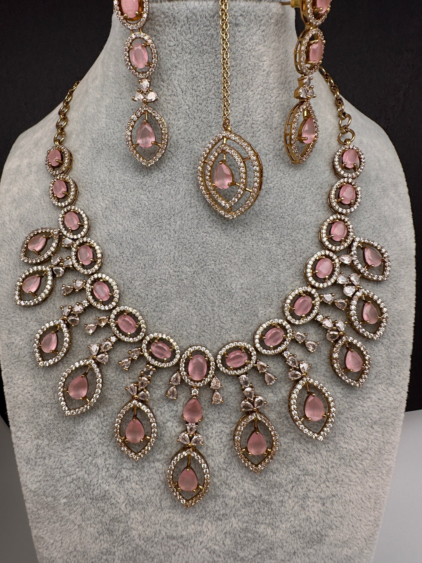 AD Dainty Victorian Mehndi Finish Color Stone Necklace with Mand Tika - Pink