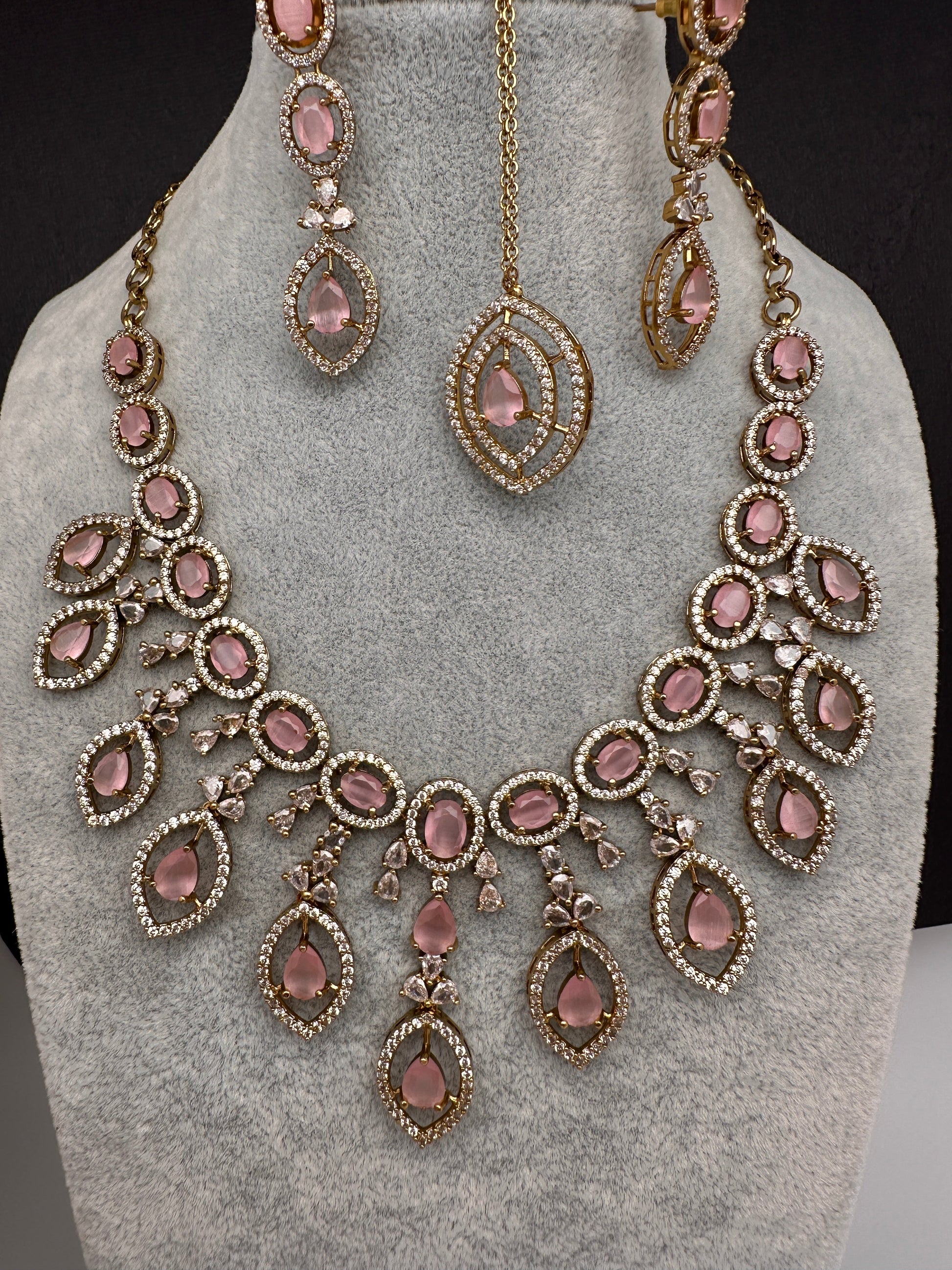 AD Dainty Victorian Mehndi Finish Color Stone Necklace with Mand Tika - Pink
