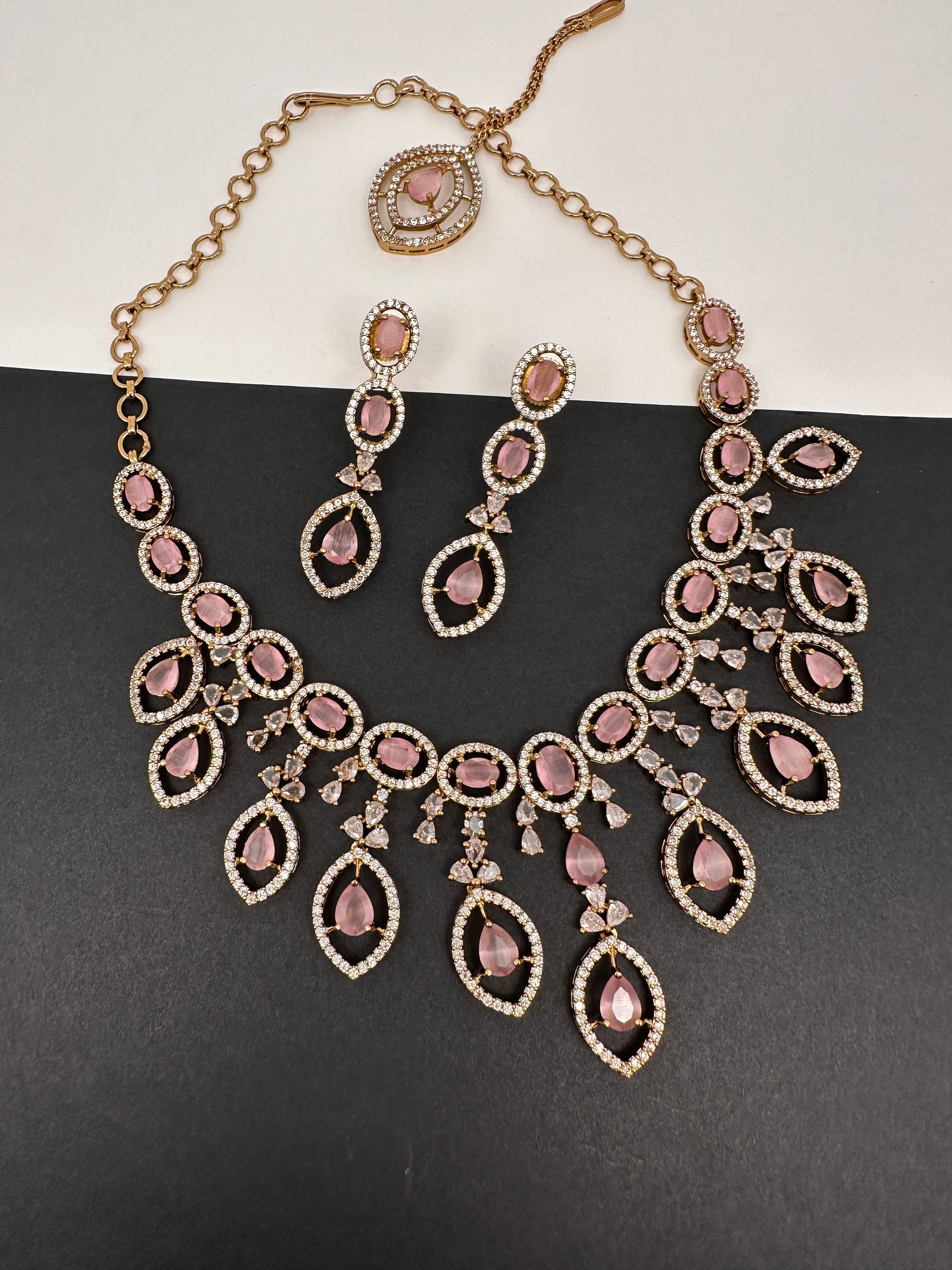 AD Dainty Victorian Mehndi Finish Color Stone Necklace with Mand Tika - Pink