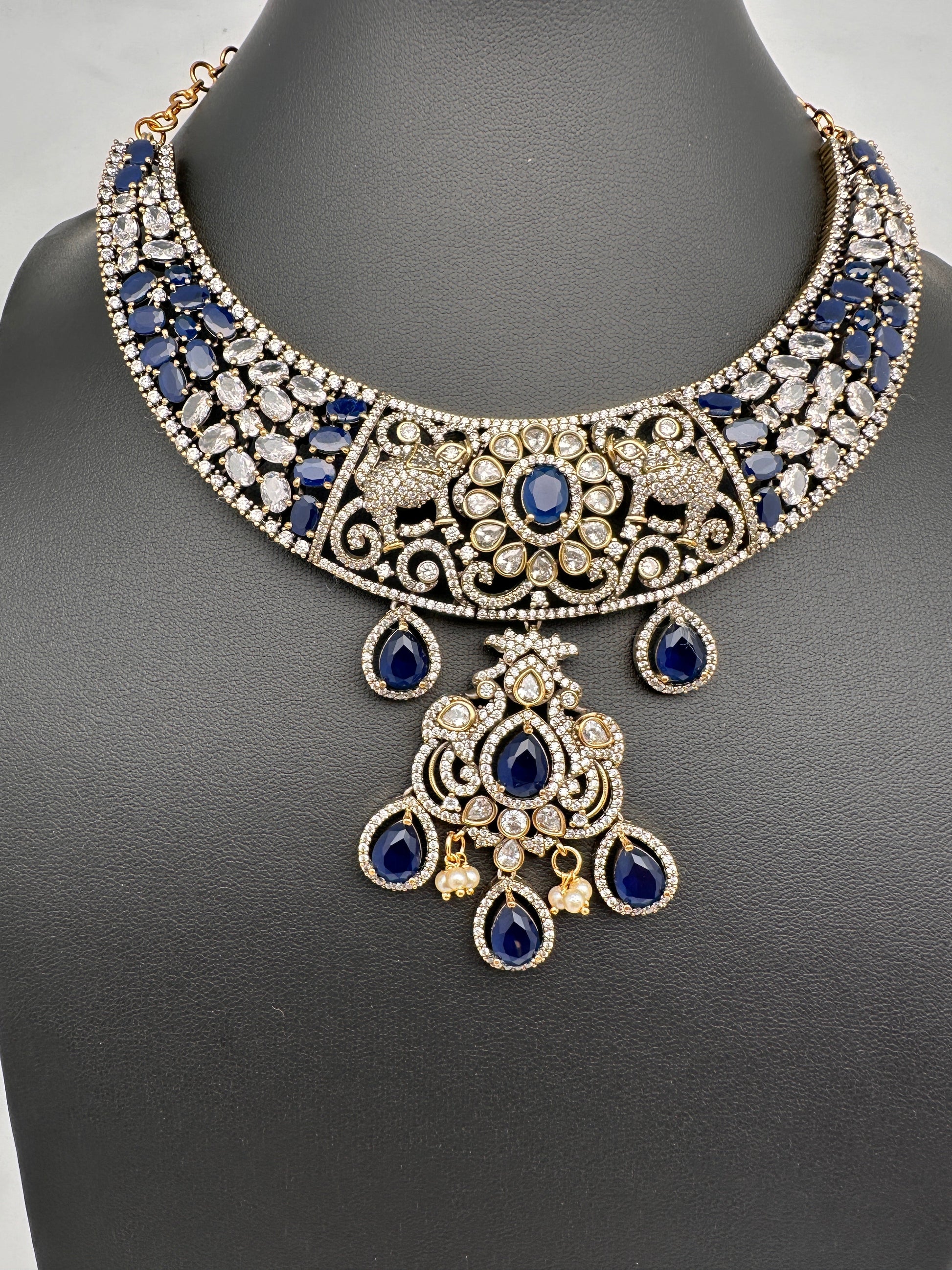 AD Victorian Dual Tone Color Stone Neckline Necklace - Blue