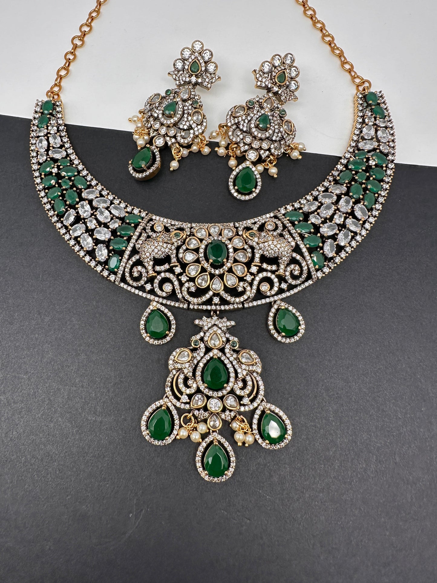 AD Victorian Dual Tone Color Stone Neckline Necklace - Green