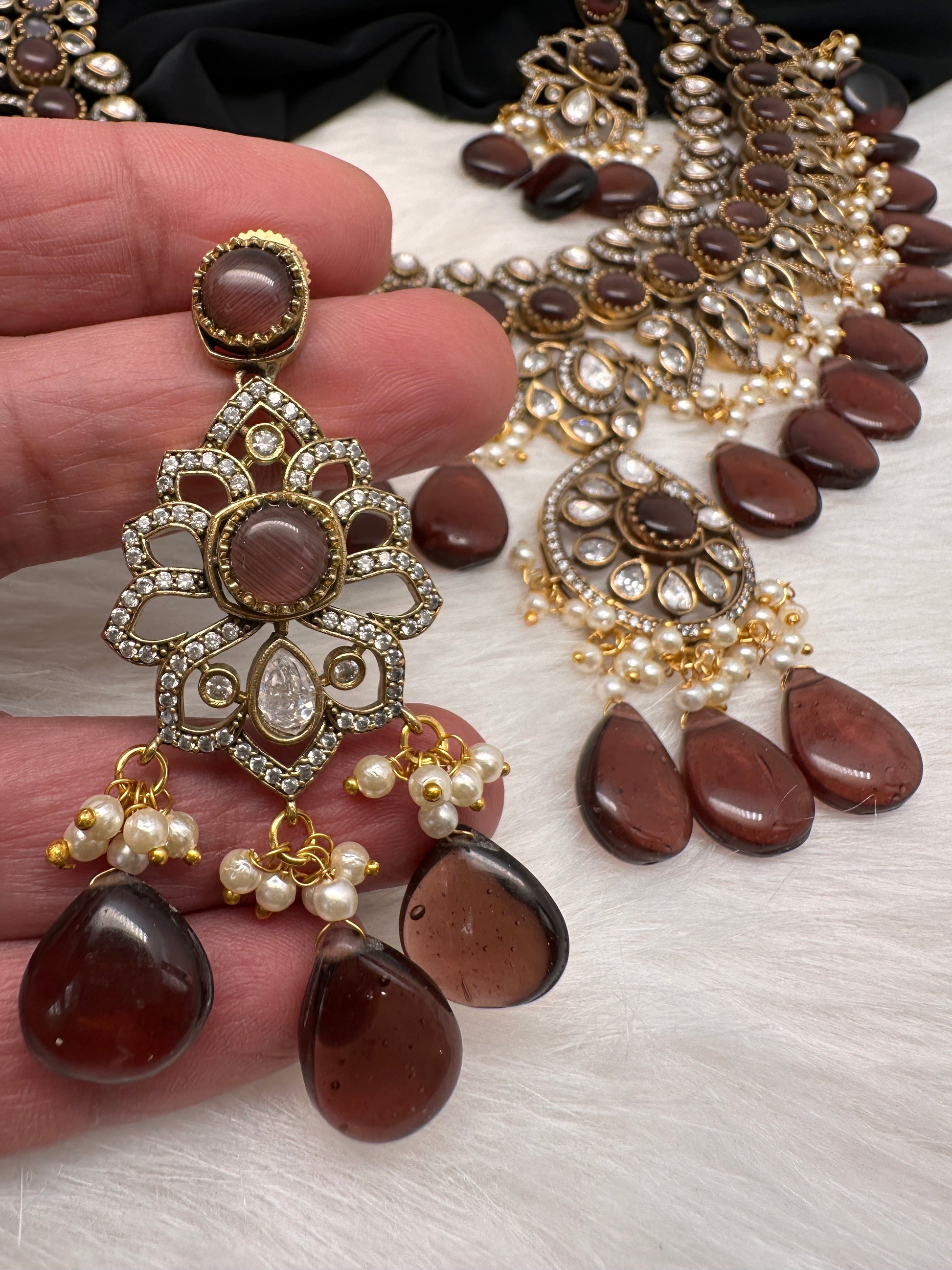 Moissanite Color Stone Neckline Necklace - Brown