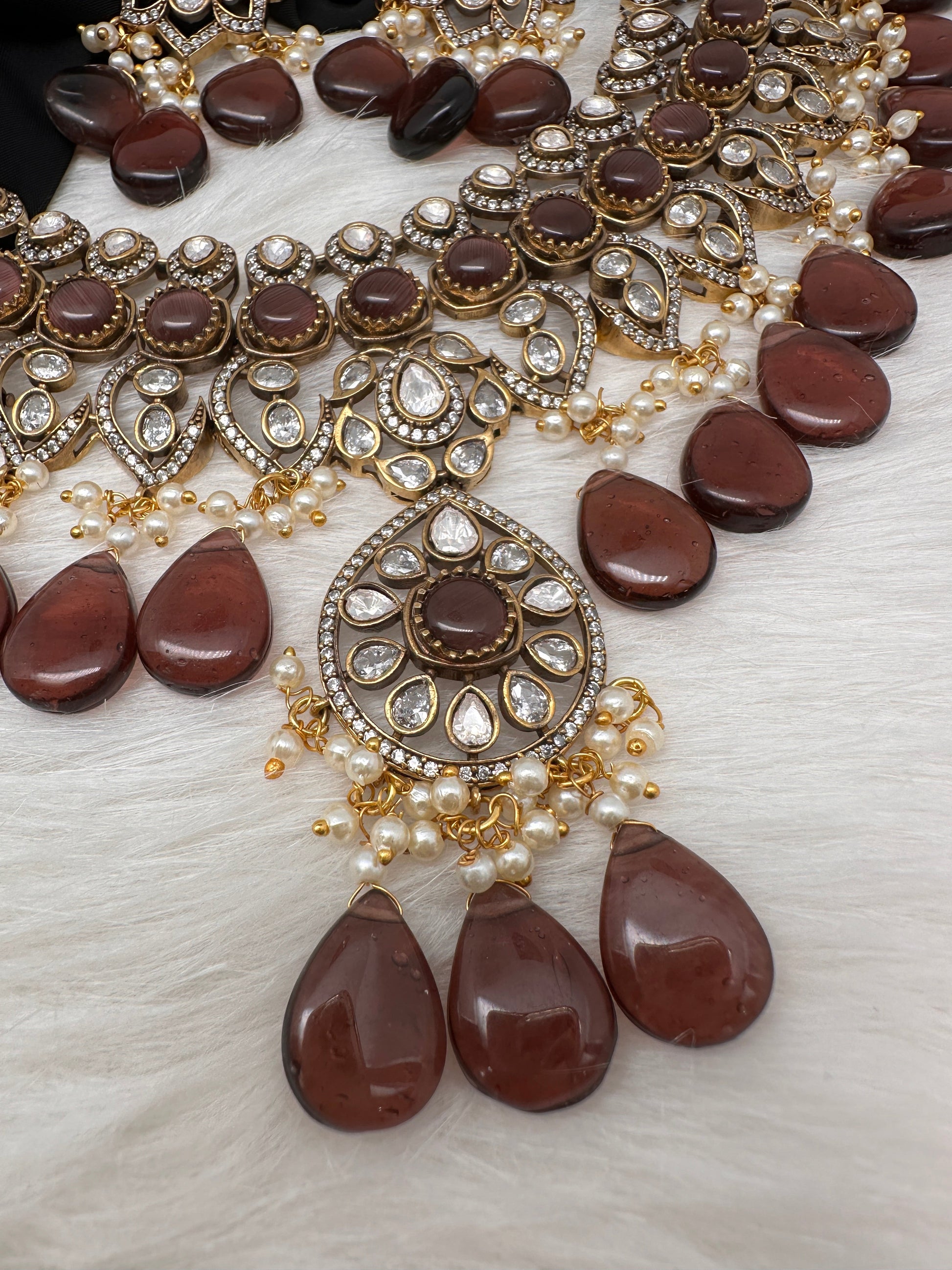 Moissanite Color Stone Neckline Necklace - Brown