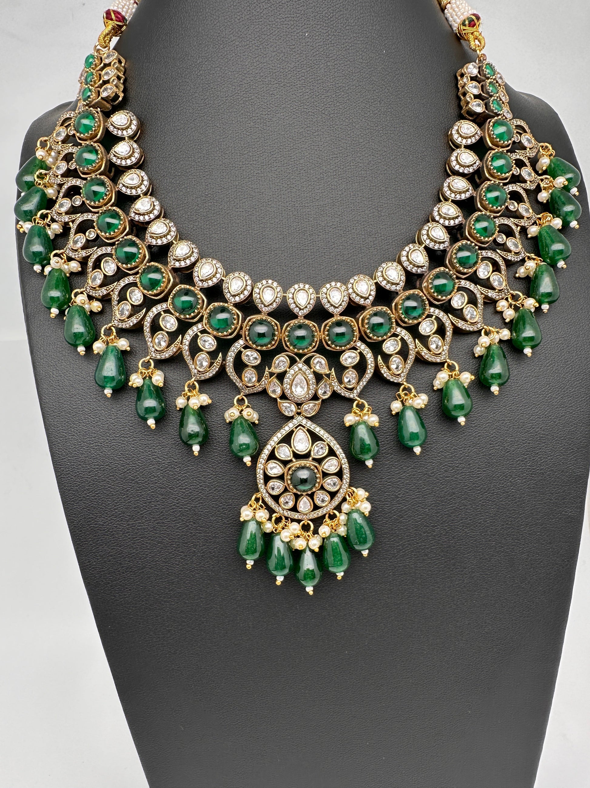 Moissanite Color Stone Neckline Necklace - Green
