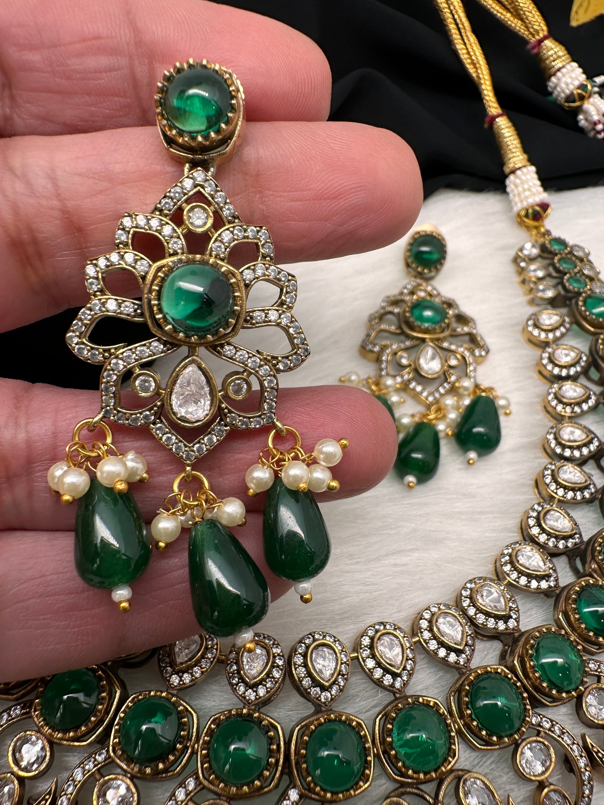 Moissanite Color Stone Neckline Necklace - Green