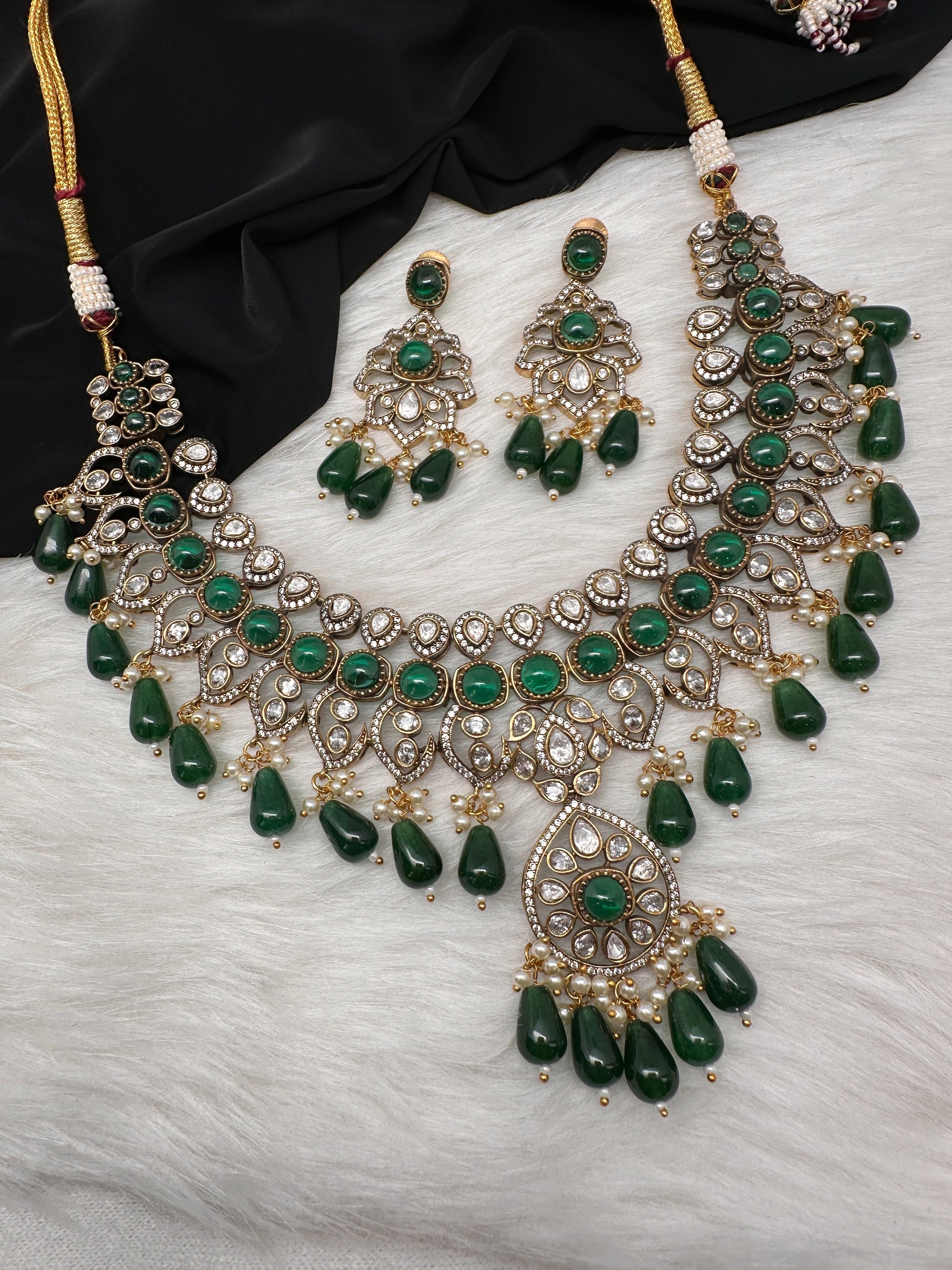 Moissanite Color Stone Neckline Necklace - Green