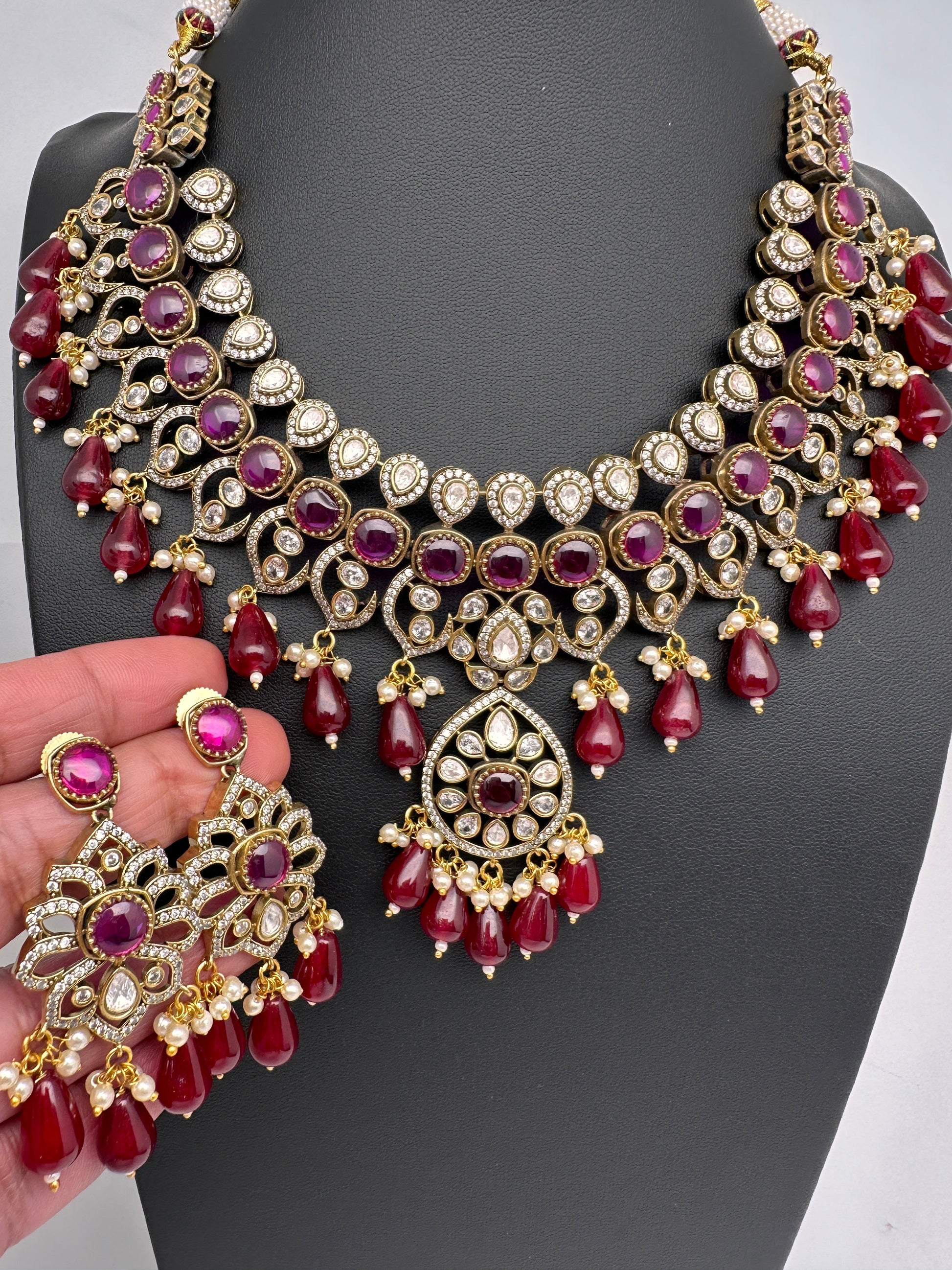 Moissanite Color Stone Neckline Necklace - Red