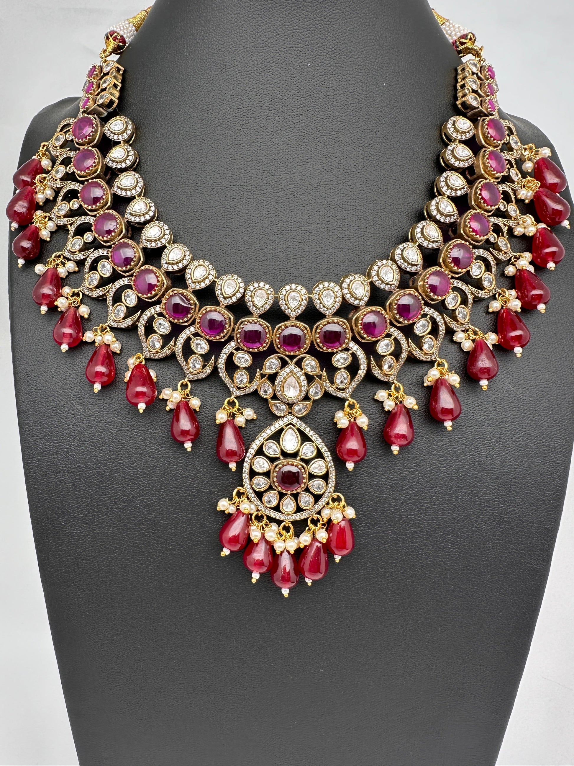Moissanite Color Stone Neckline Necklace - Red