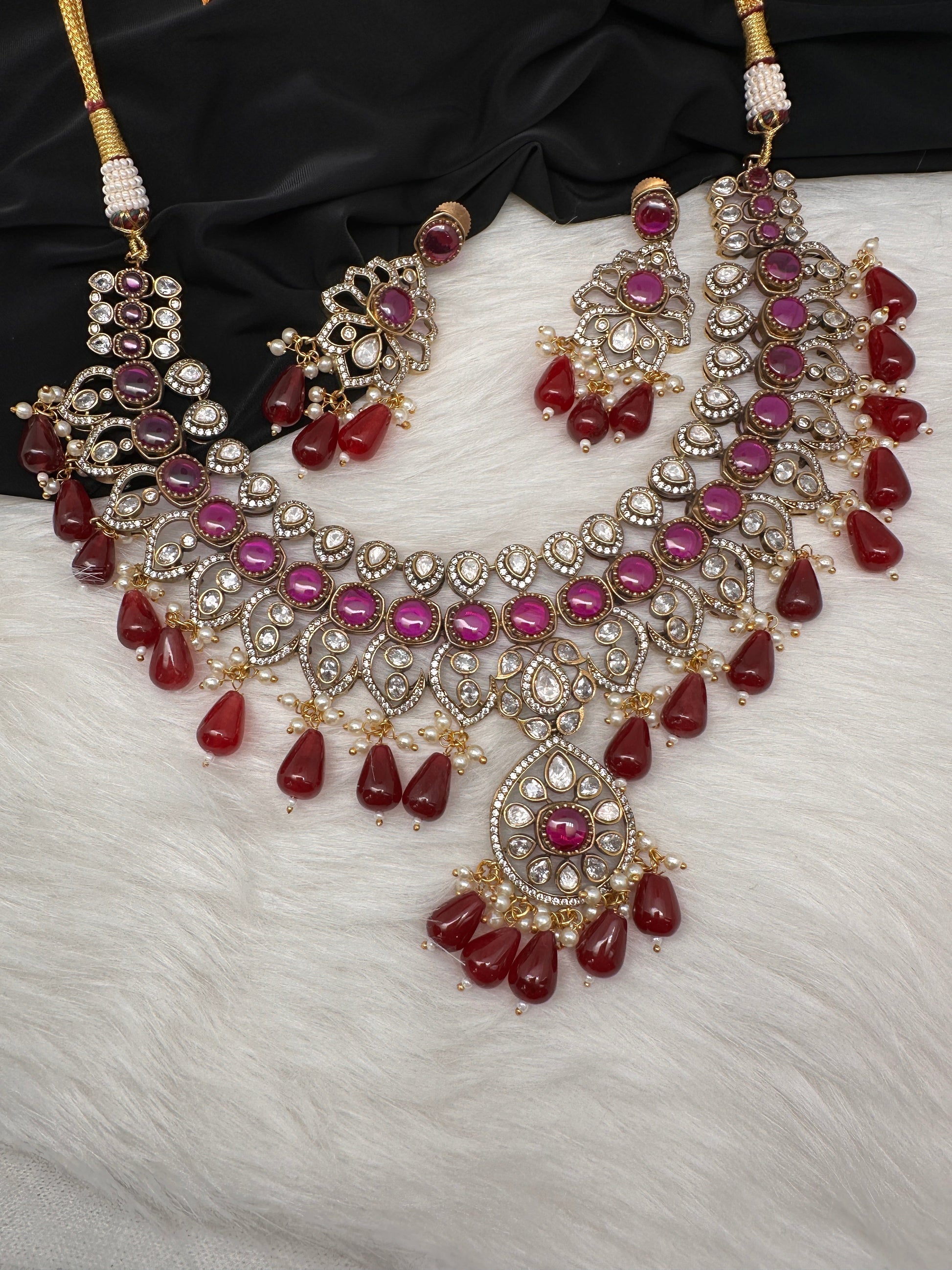 Moissanite Color Stone Neckline Necklace - Red