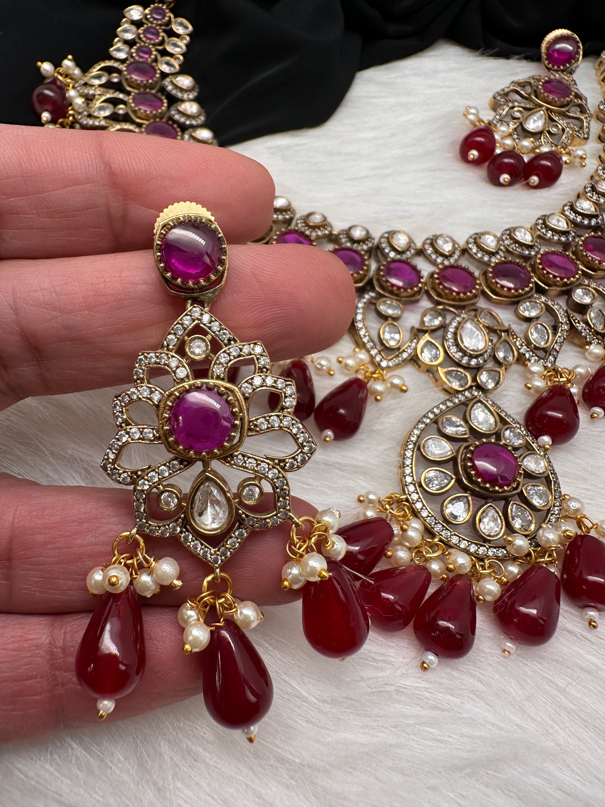 Moissanite Color Stone Neckline Necklace - Red