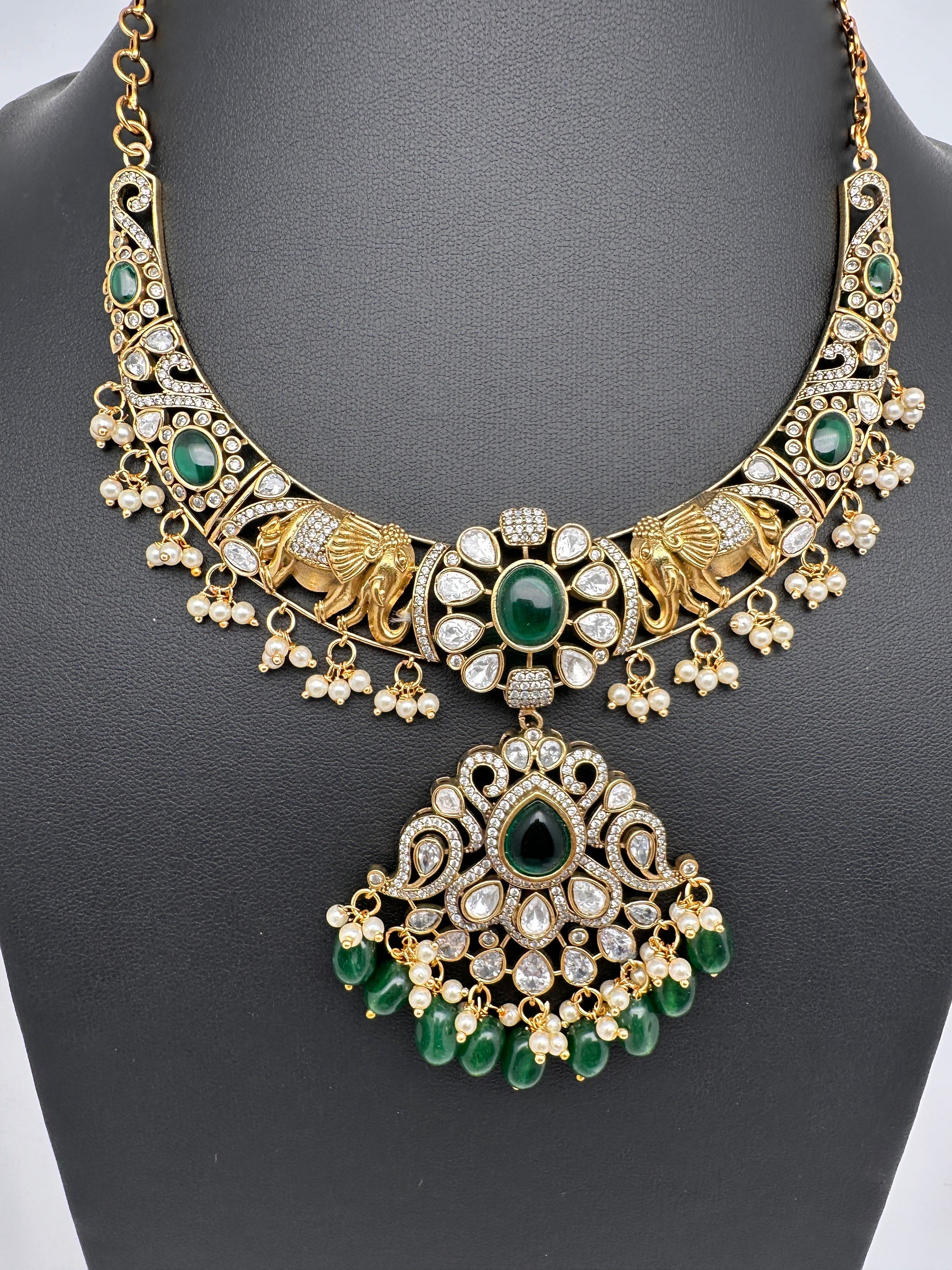 Moissanite Elephant Design Color Stone Short Necklace - Green