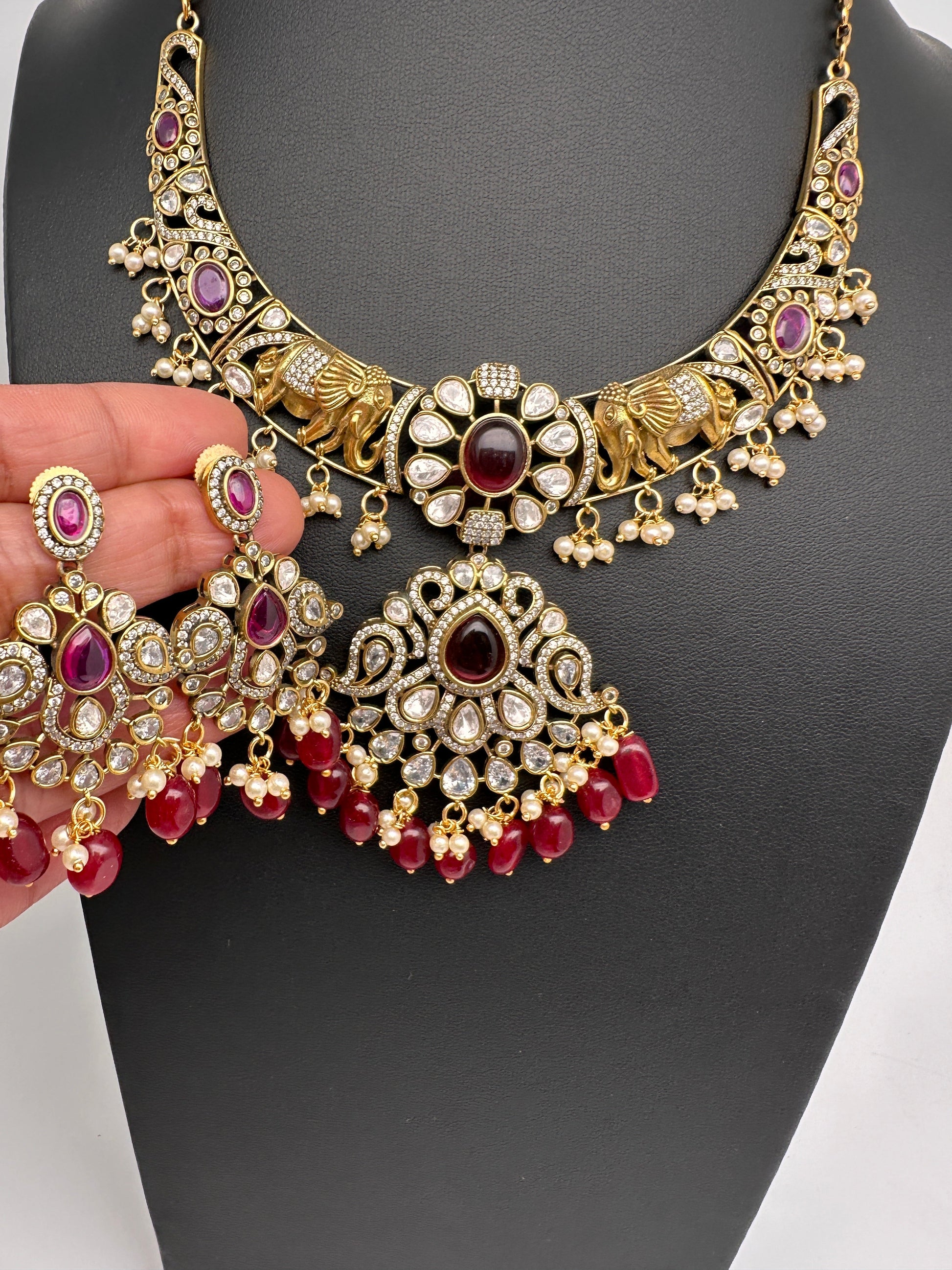 Moissanite Elephant Design Color Stone Short Necklace - Red