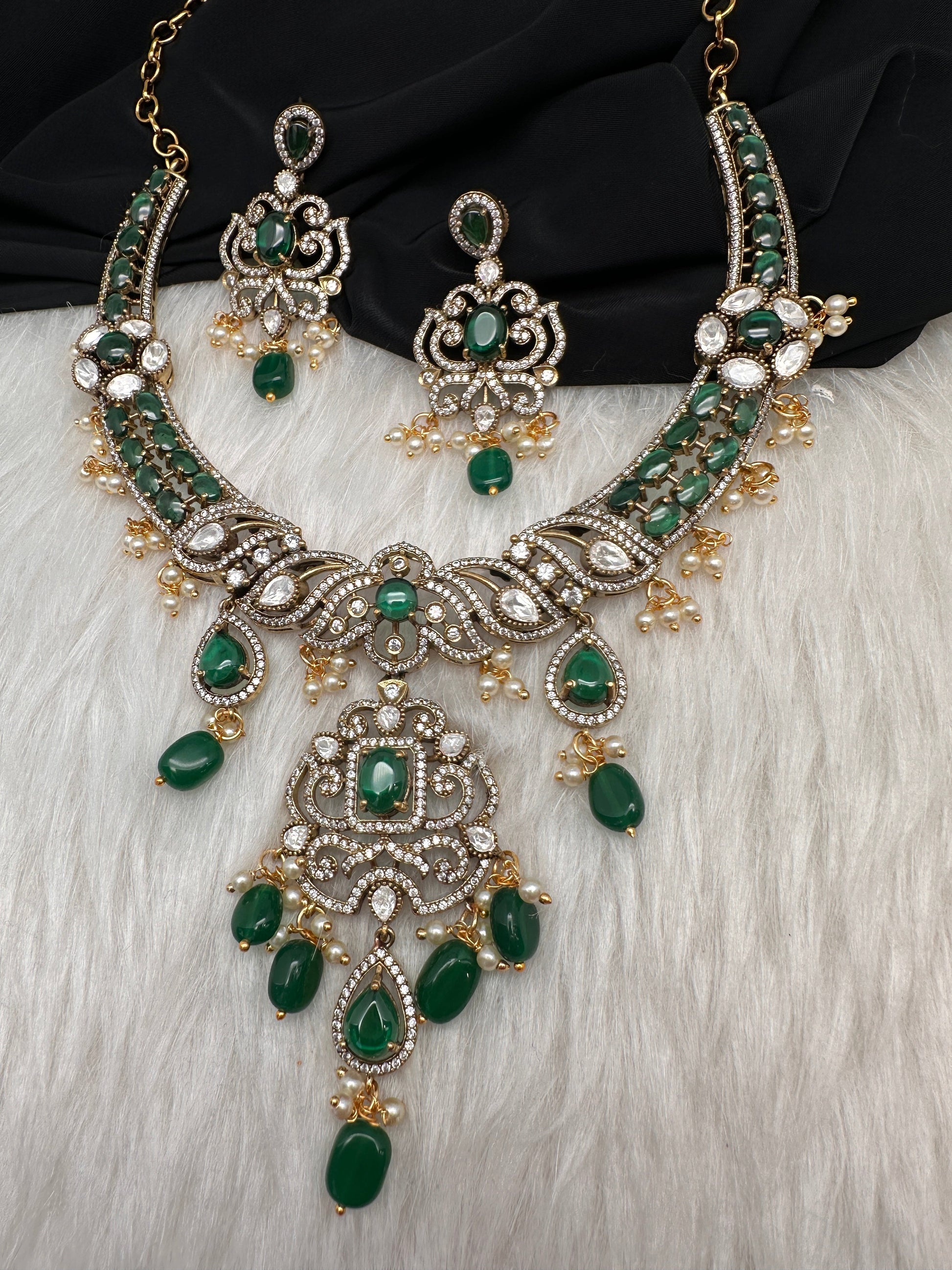 Victorian Moissanite Neckline Color Stone Necklace - Green