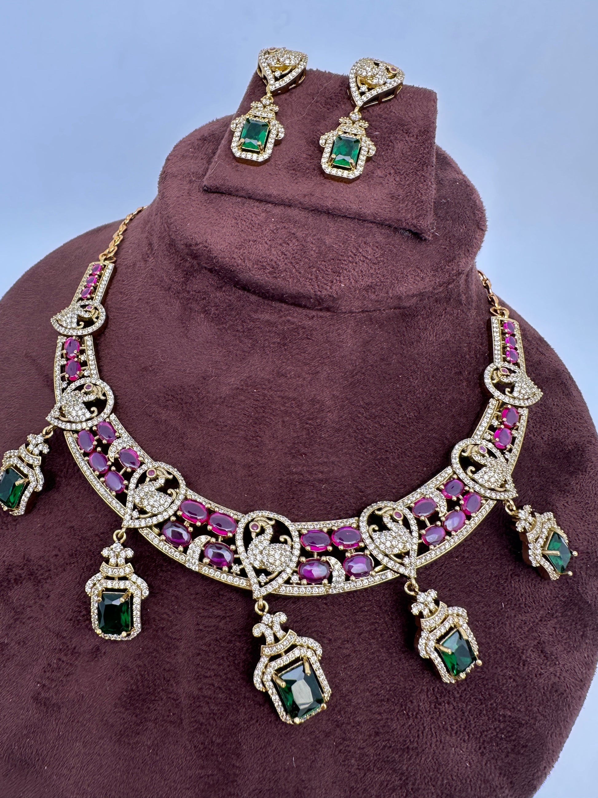 Peacock Mehendi Finish Neckline Color Stone Necklace - Green