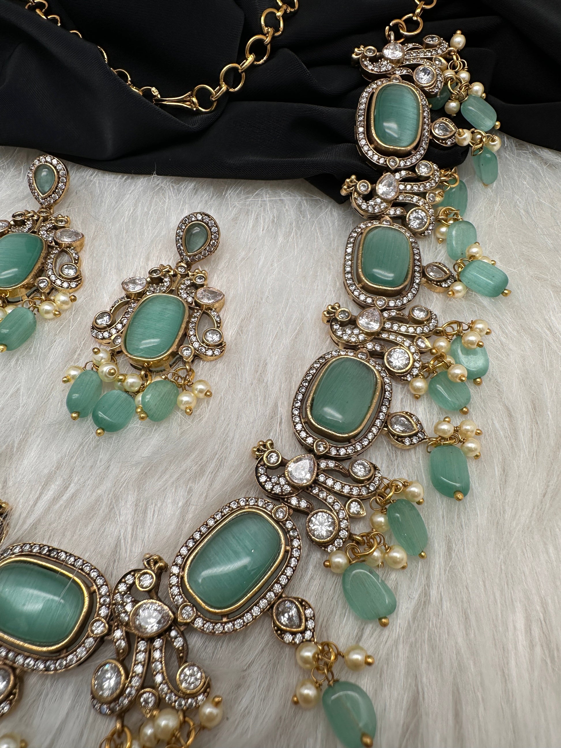 Moissanite Mehendi Finish Neckline Color Stone Necklace - LightGreen