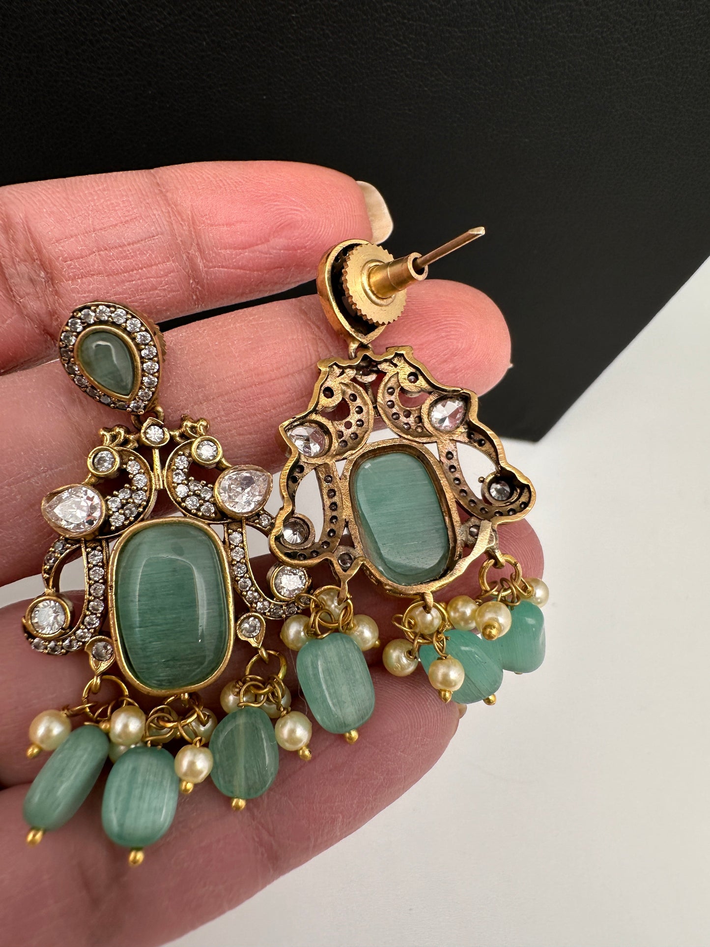 Moissanite Mehendi Finish Neckline Color Stone Necklace - LightGreen