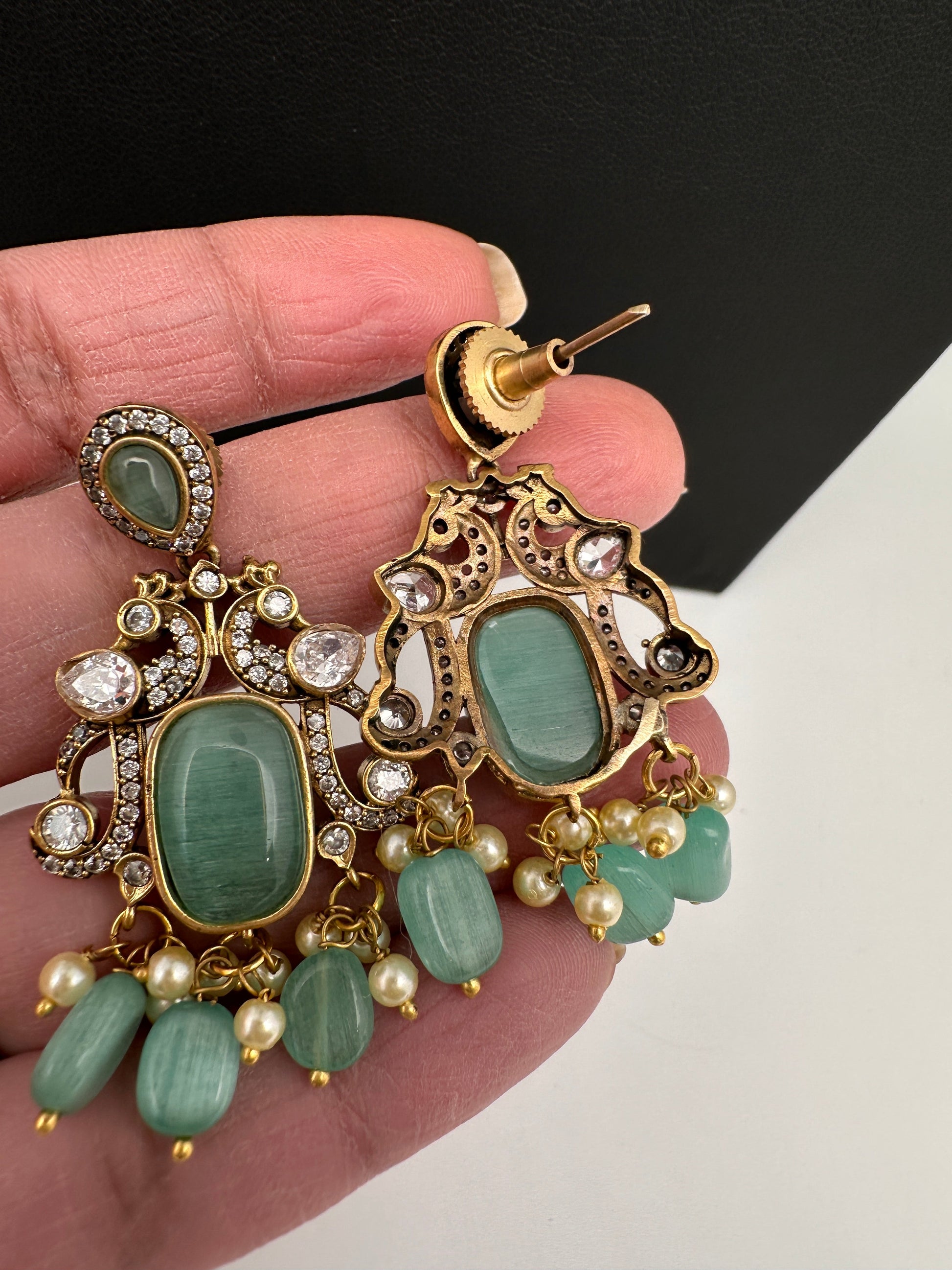 Moissanite Mehendi Finish Neckline Color Stone Necklace - LightGreen