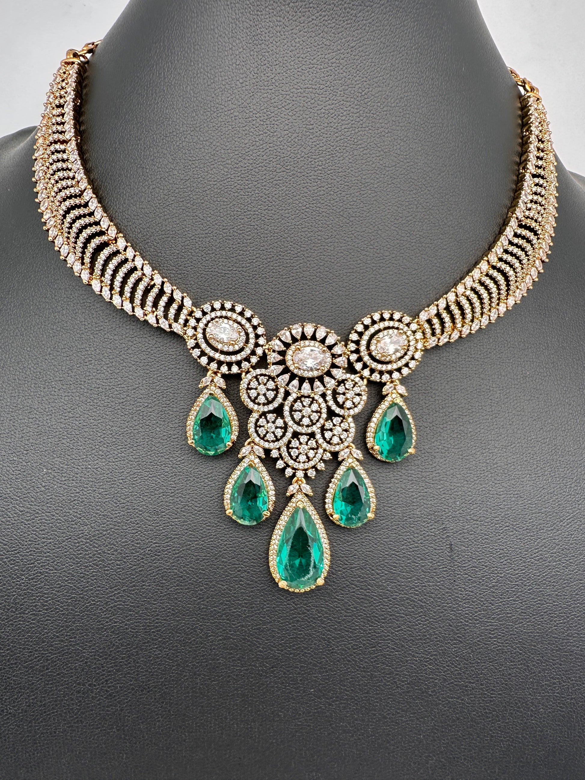 CZ Moissanite Color Stone Neckline Necklace - Green