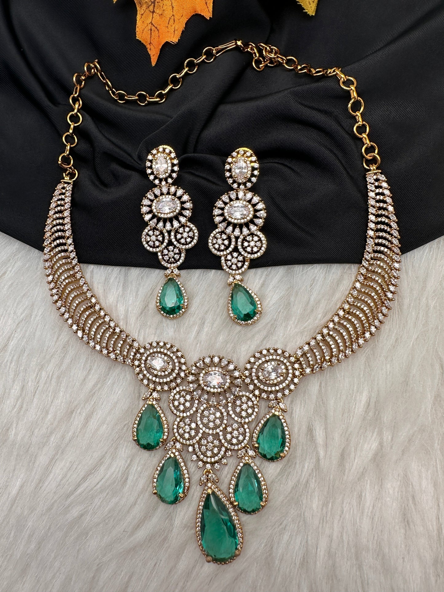 CZ Moissanite Color Stone Neckline Necklace - Green