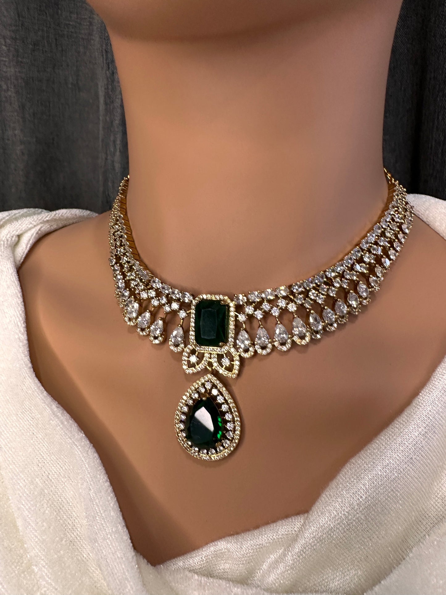 Doublet Mehendi Finish Neckline Color Stone Necklace - Green