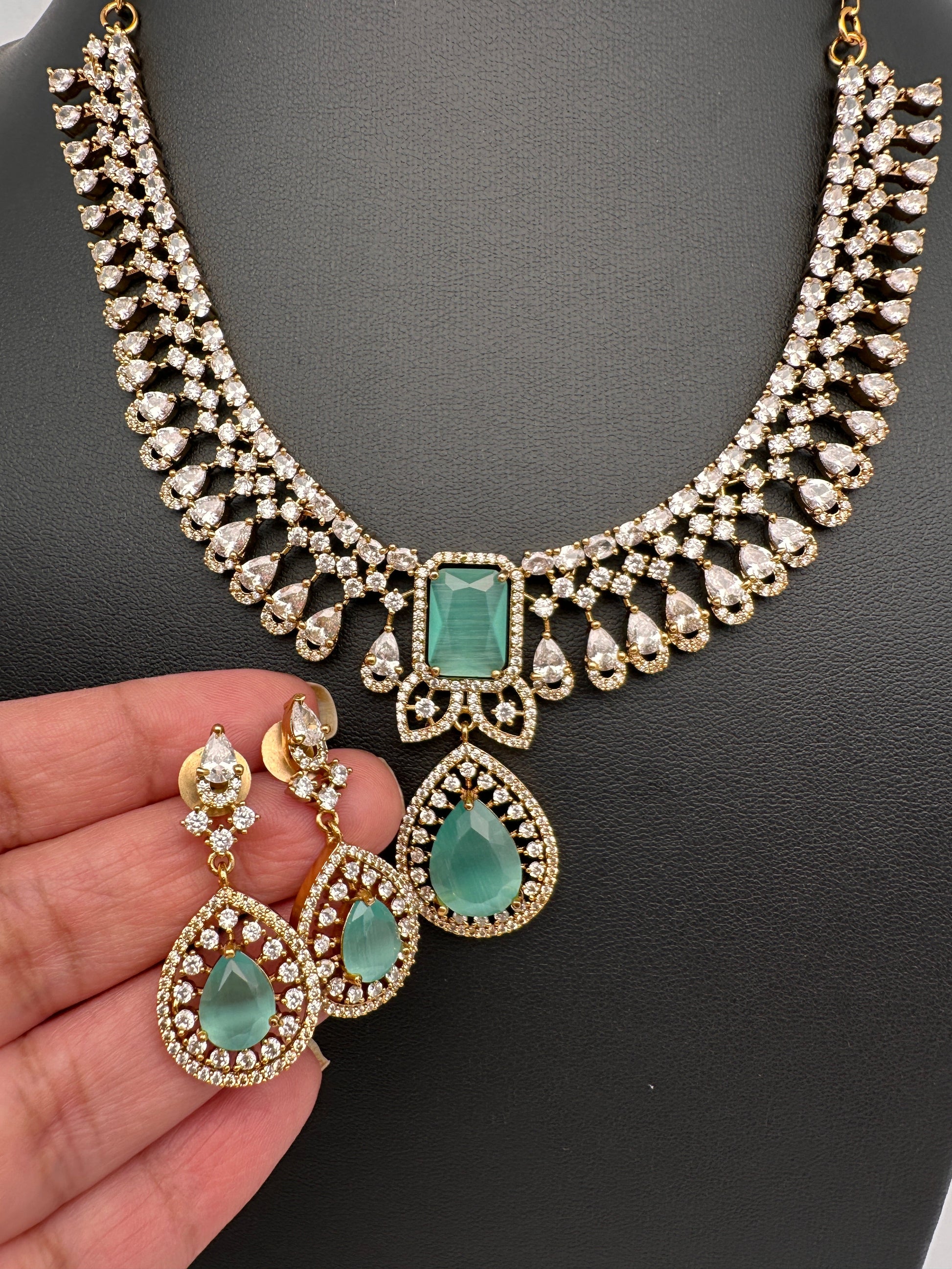 Doublet Mehendi Finish Neckline Color Stone Necklace - MintGreen