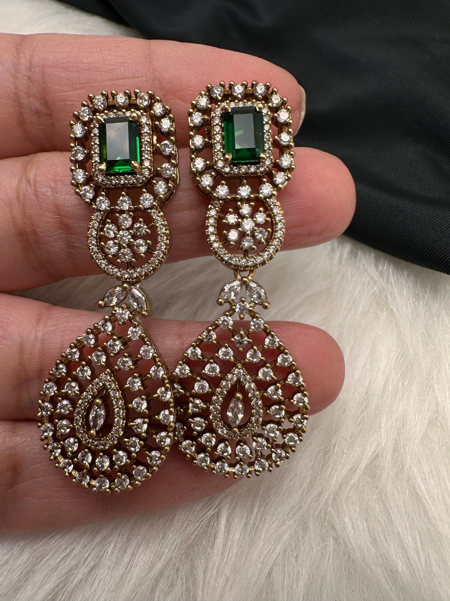 CZ Victorian Color Stone Neckline Necklace - Green