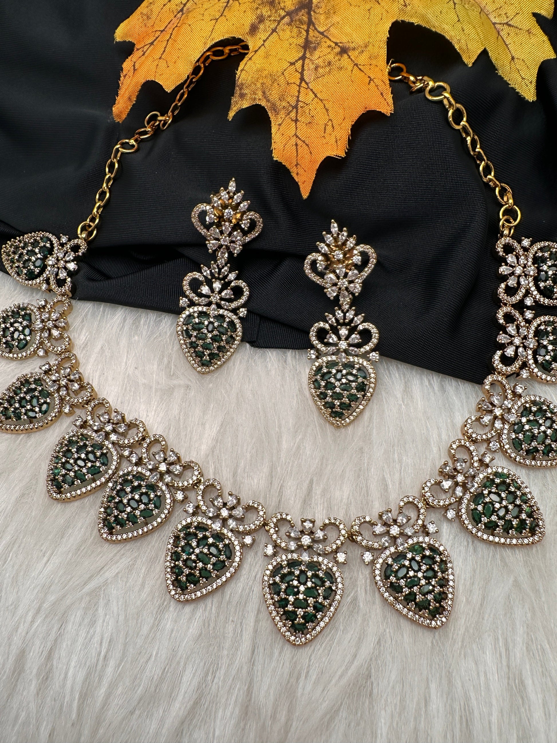 CZ Victorian Color Stone Nano Setting Neckline Necklace - Green