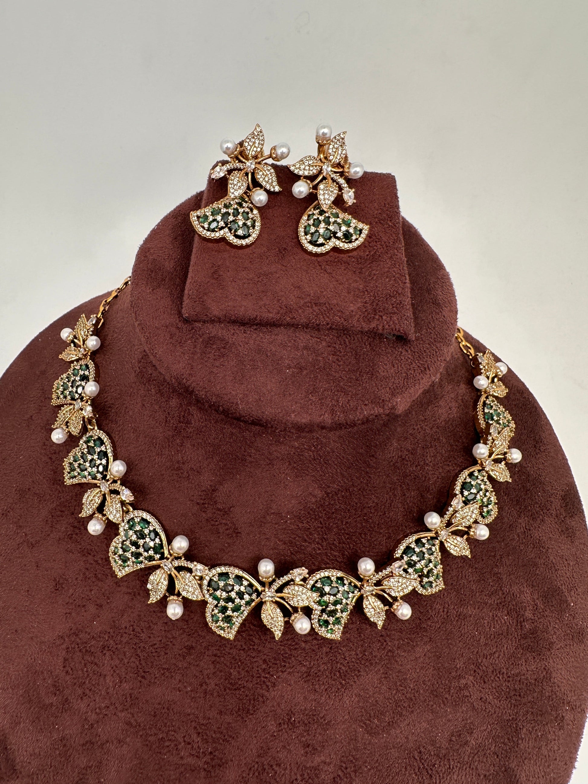 CZ Victorian Color Stone Nano Setting Neckline Necklace - Green