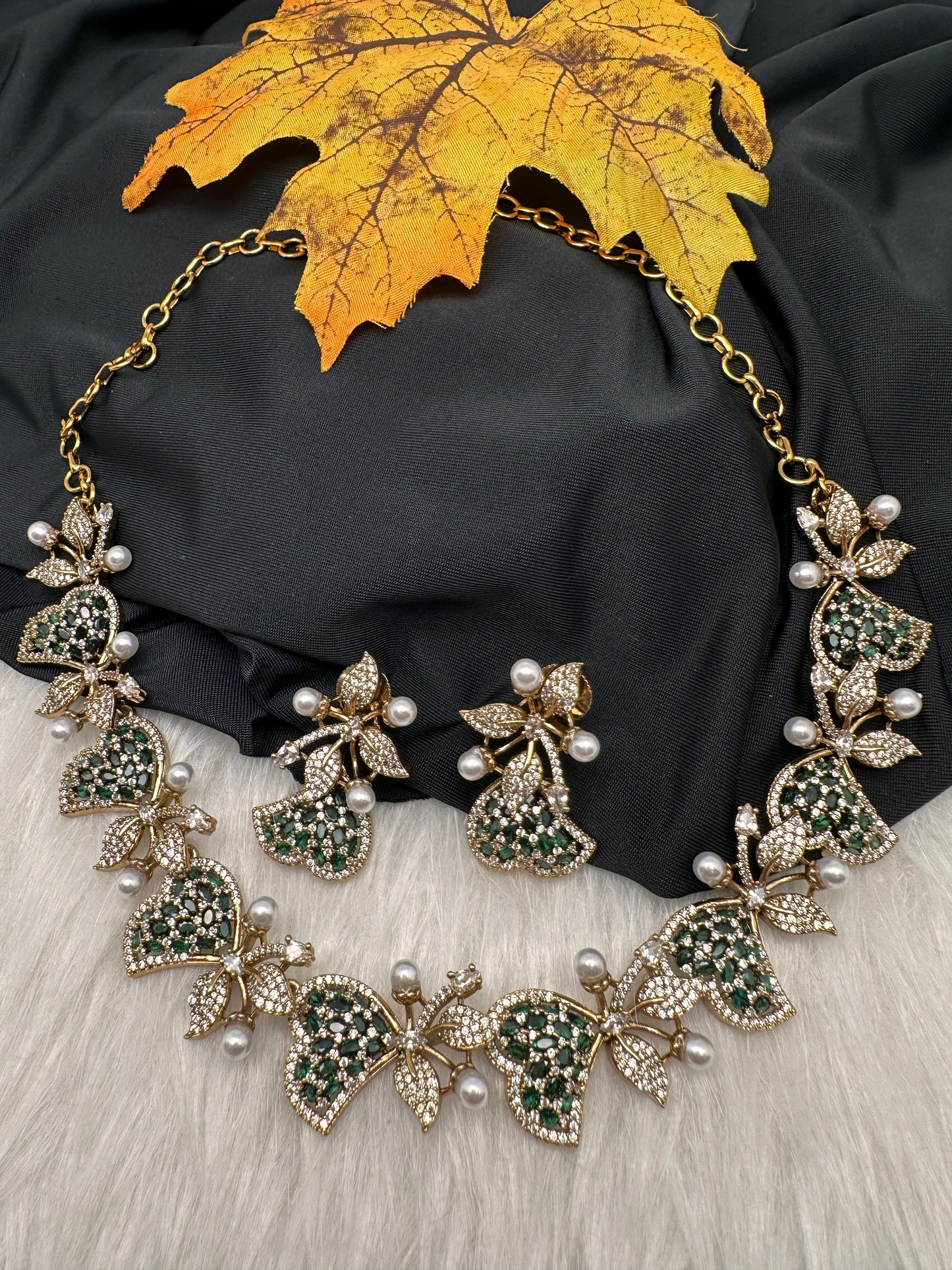 CZ Victorian Color Stone Nano Setting Neckline Necklace - Green