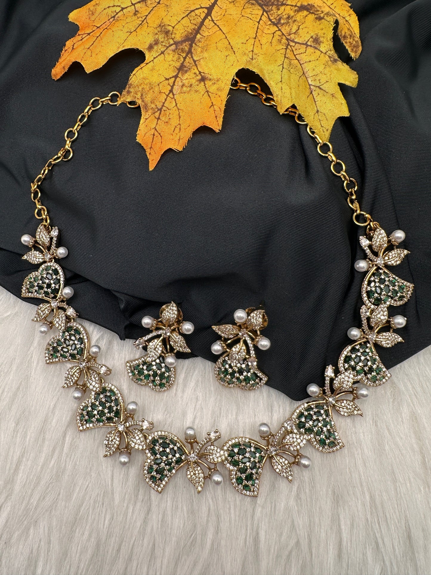 CZ Victorian Color Stone Nano Setting Neckline Necklace - Green