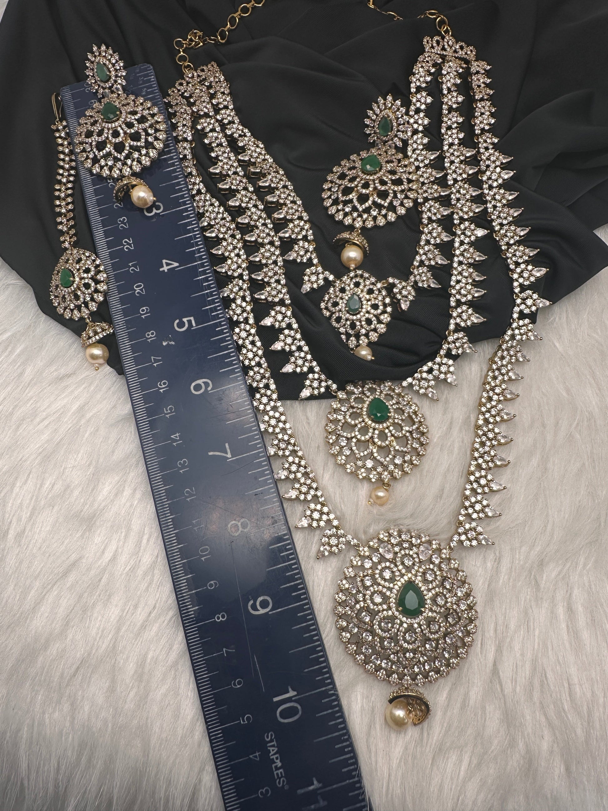 Multi Layer Teen Lada  Victorian Color Stone Statement Necklace - Green