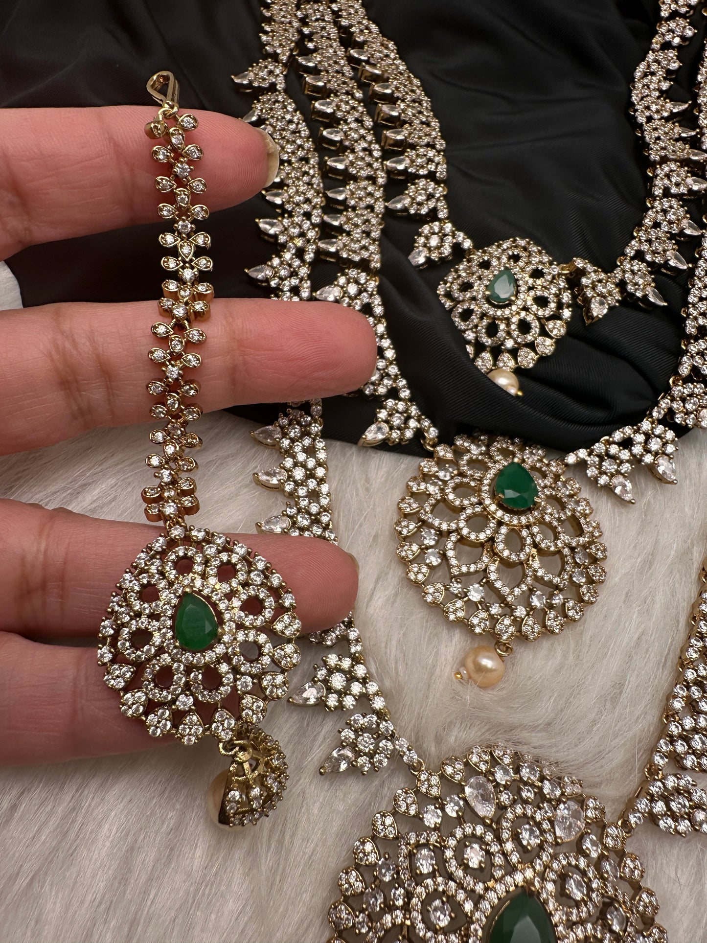 Multi Layer Teen Lada  Victorian Color Stone Statement Necklace - Green