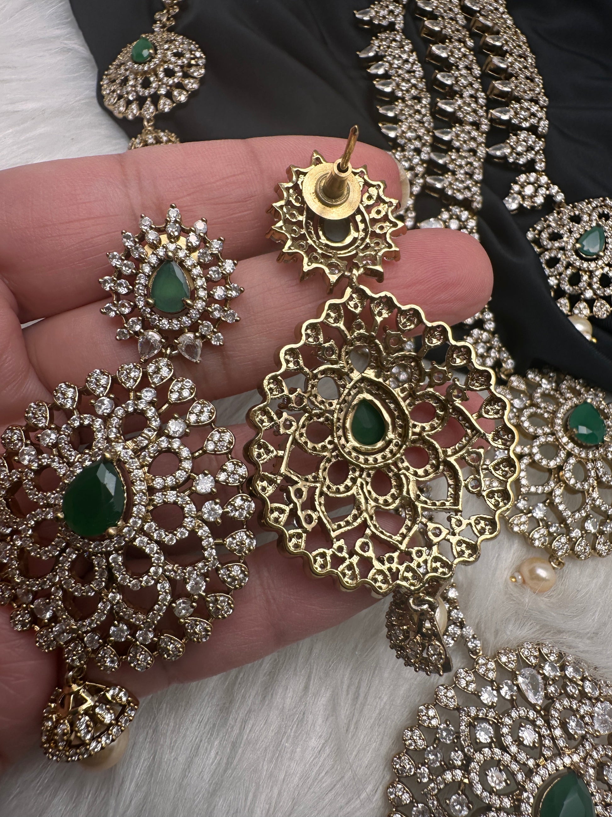 Multi Layer Teen Lada  Victorian Color Stone Statement Necklace - Green