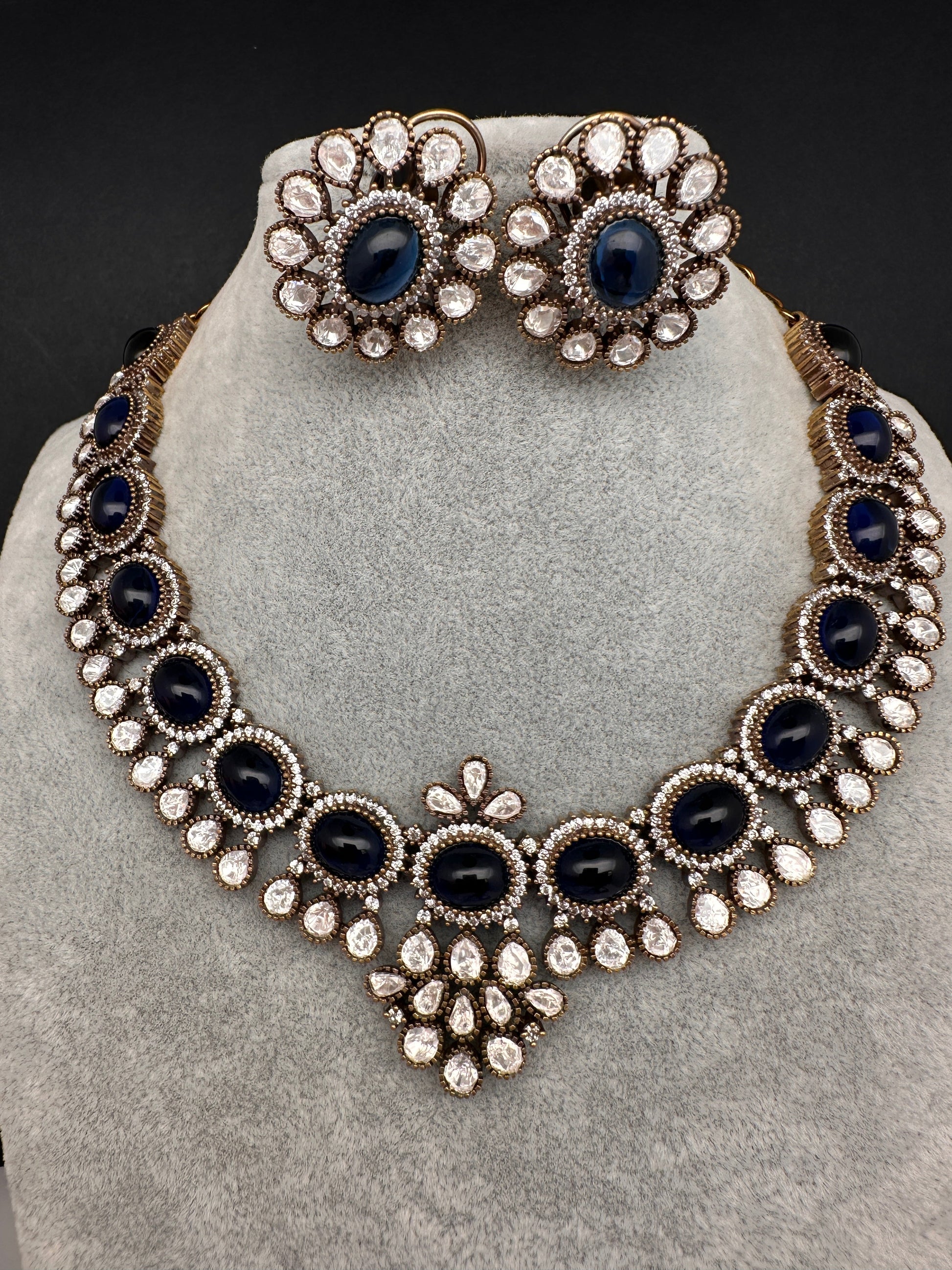 Moissanite Victorian Color Stone Necklace Comes With Studs - Blue