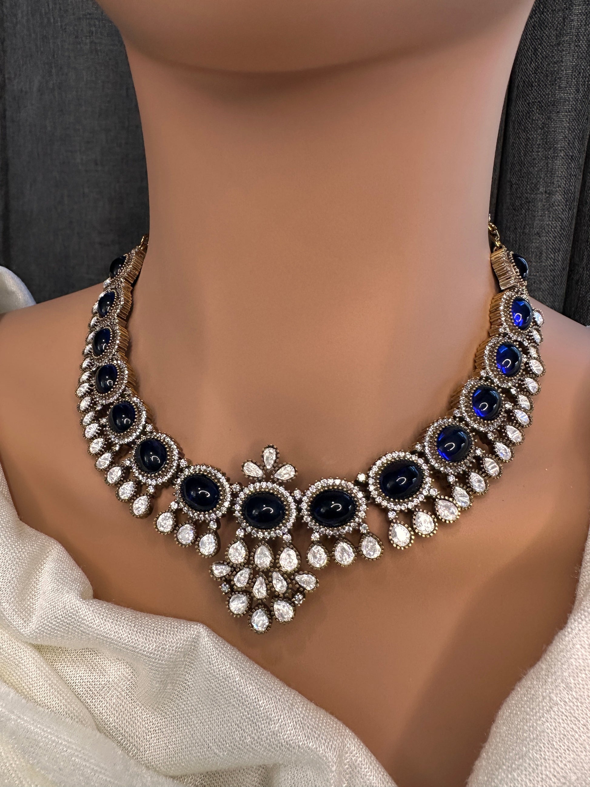 Moissanite Victorian Color Stone Necklace Comes With Studs - Blue